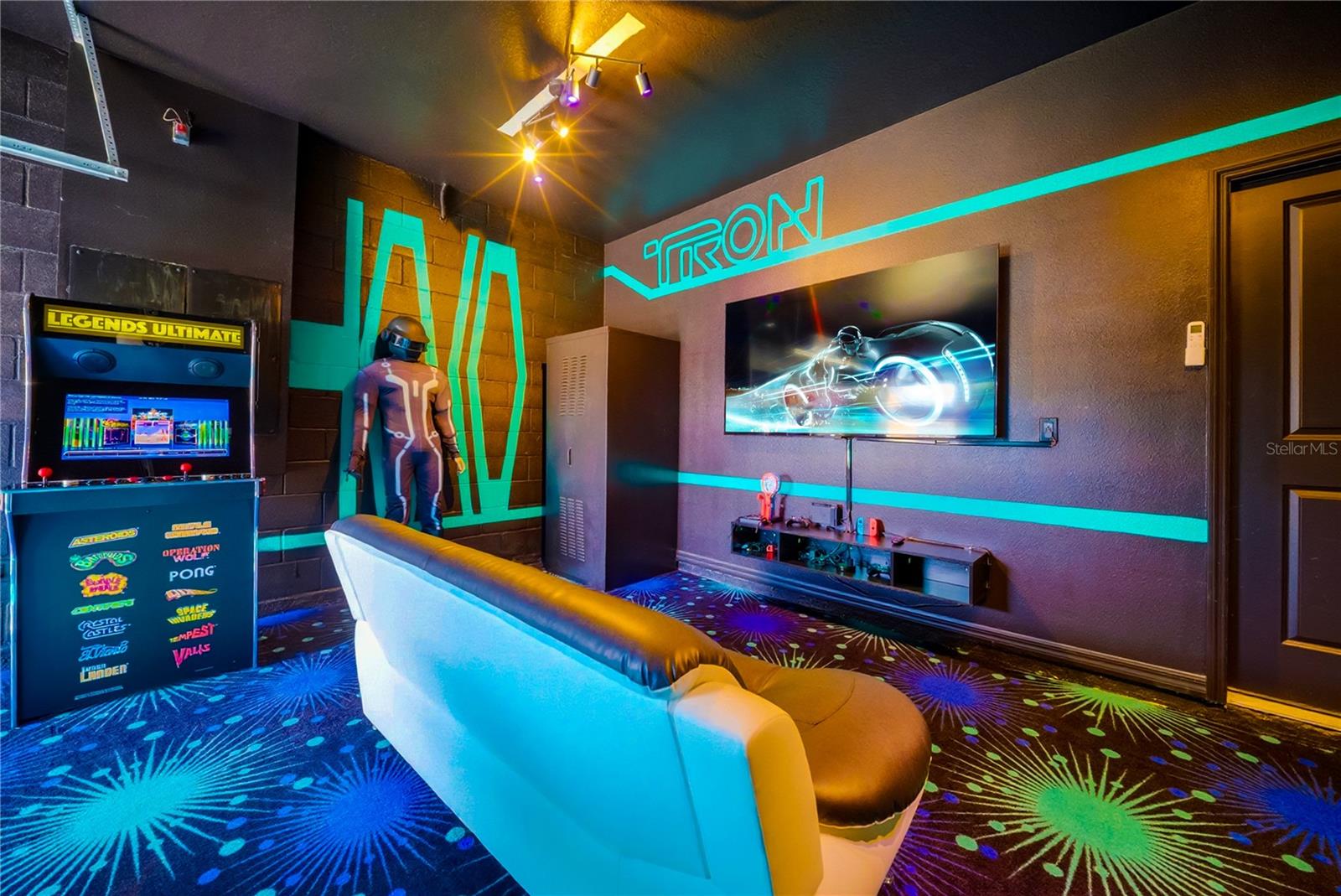 Image 34 of 93 For 16016 Sandy Cliffs Drive