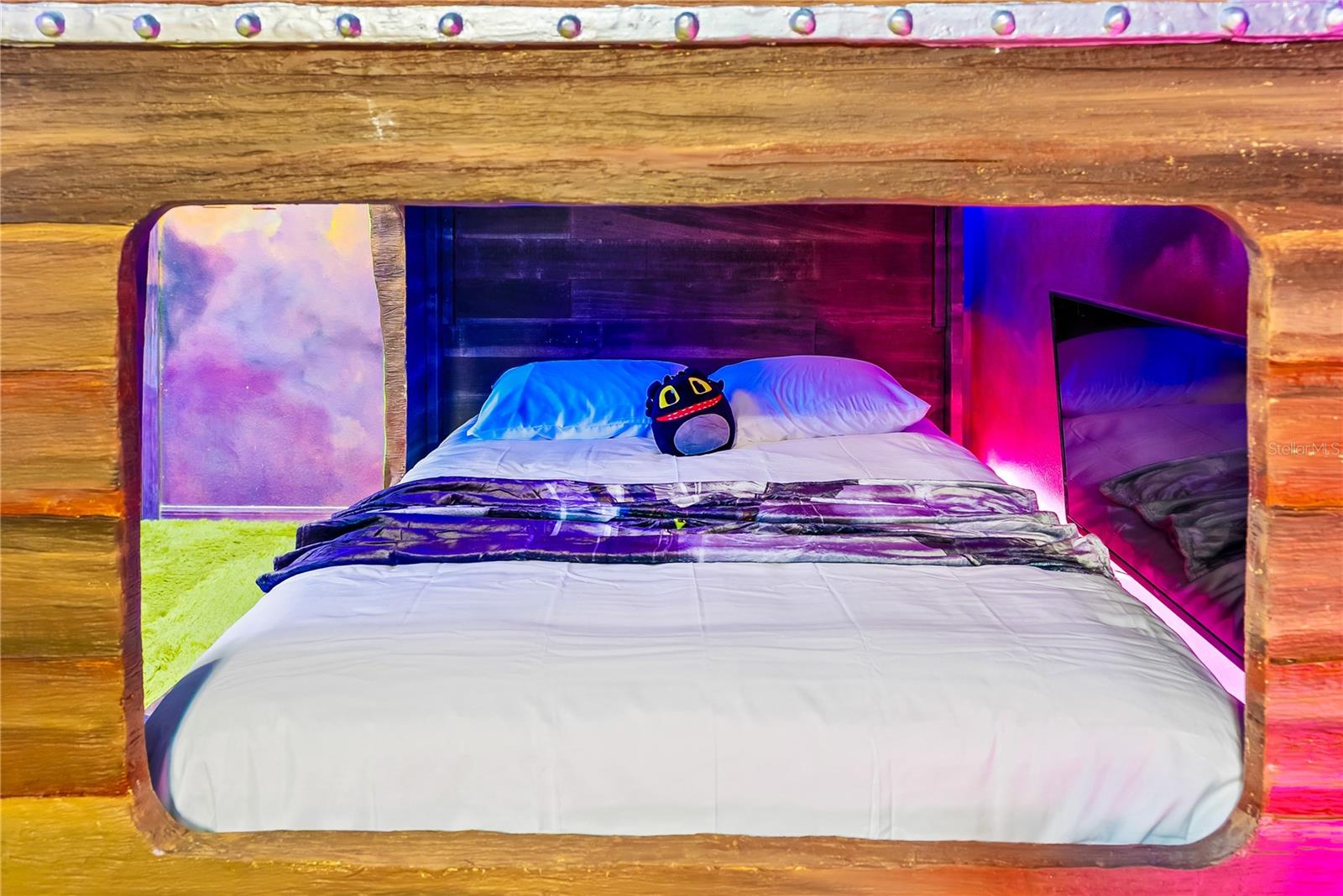 Image 54 of 93 For 16016 Sandy Cliffs Drive