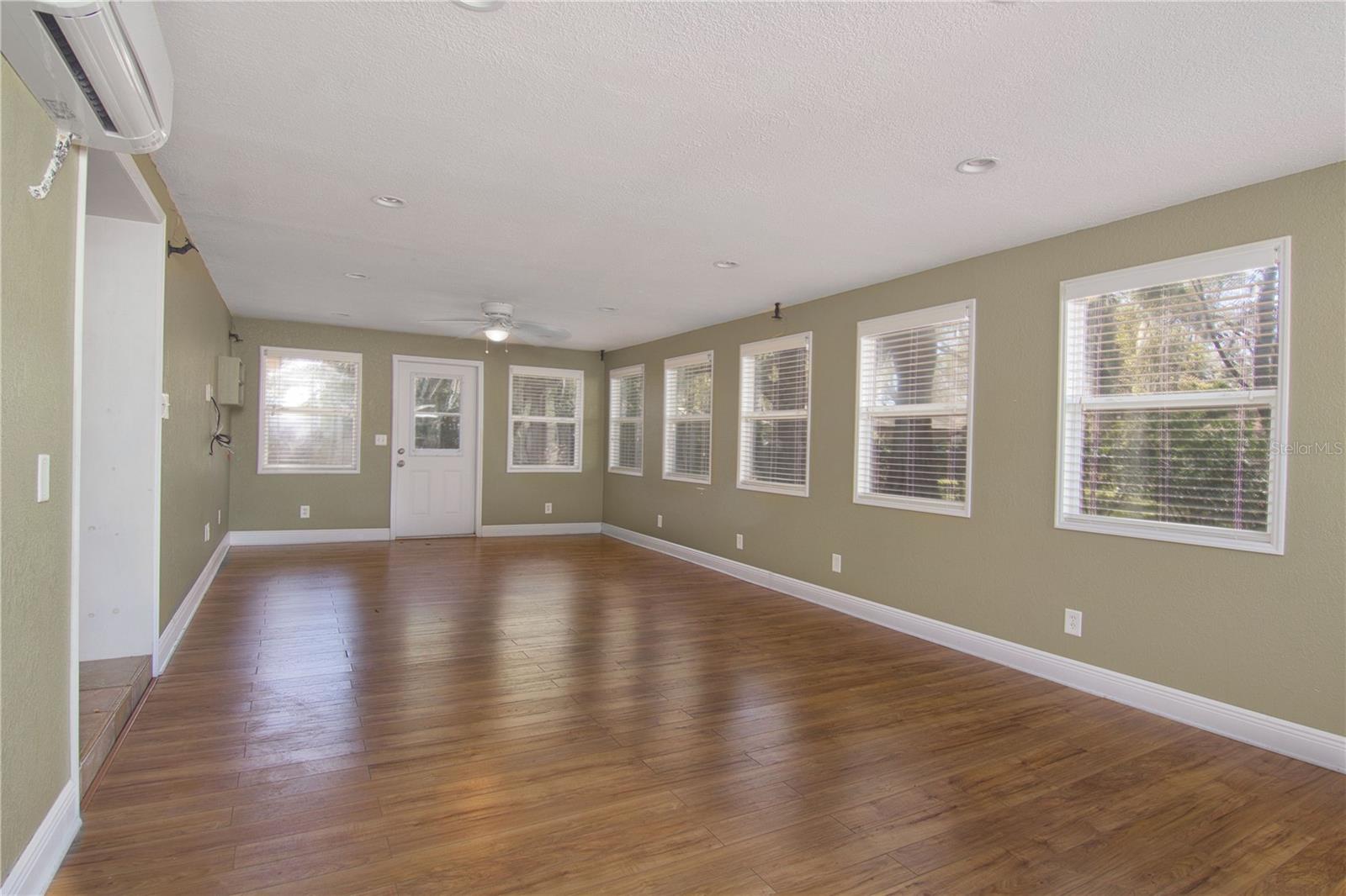 Image 18 of 24 For 220 Valencia Court