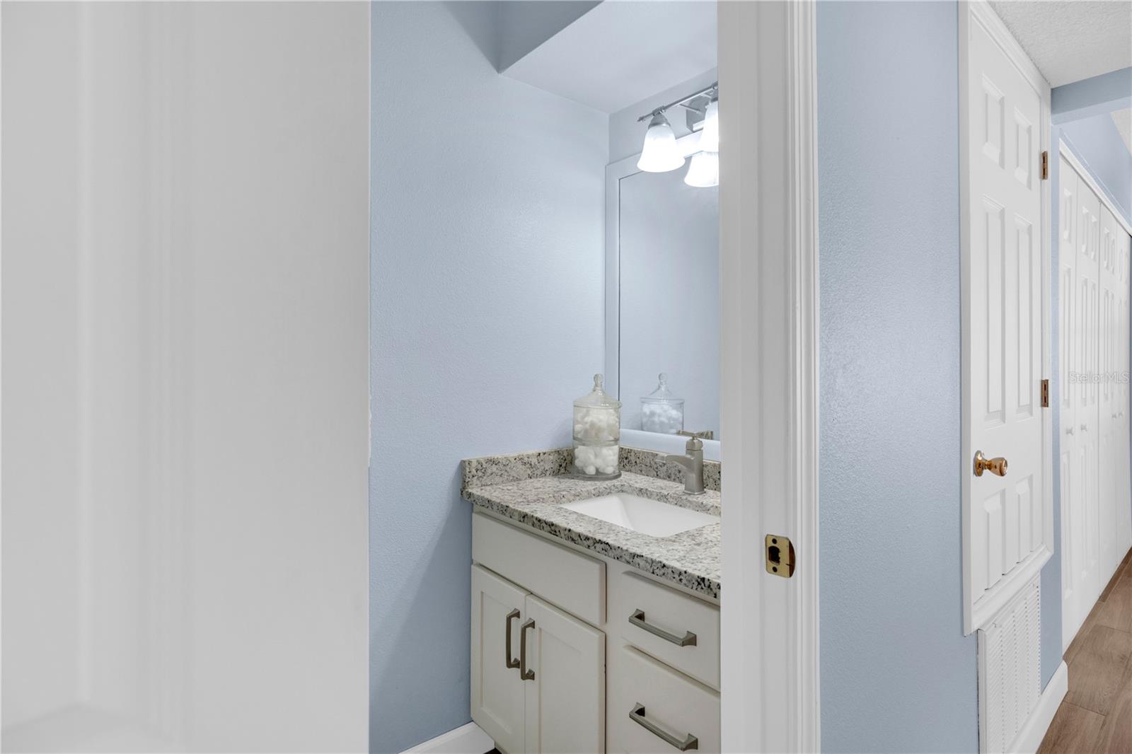 Image 11 of 25 For 5656 Royal Pine Boulevard 27