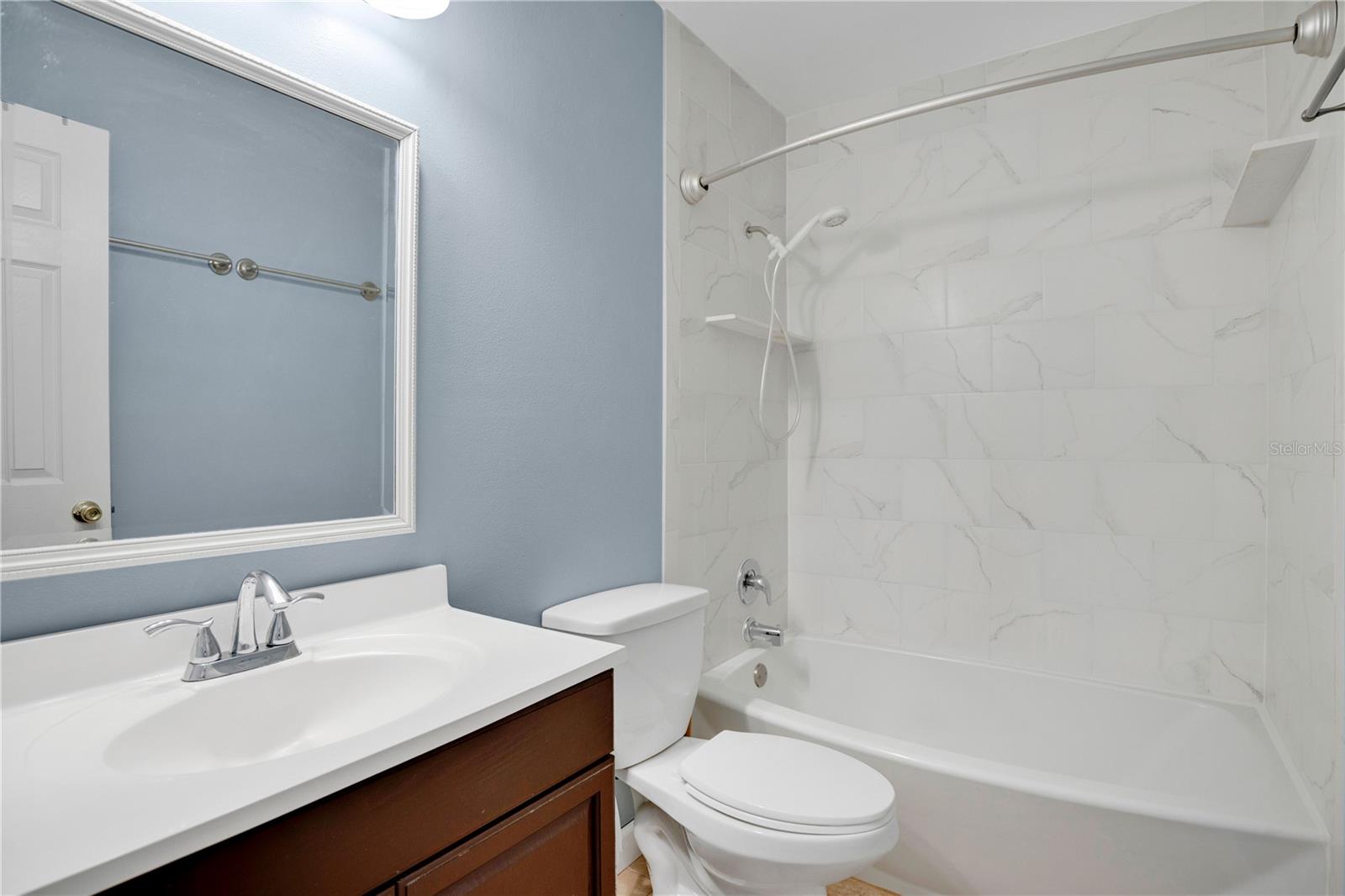 Image 18 of 25 For 5656 Royal Pine Boulevard 27