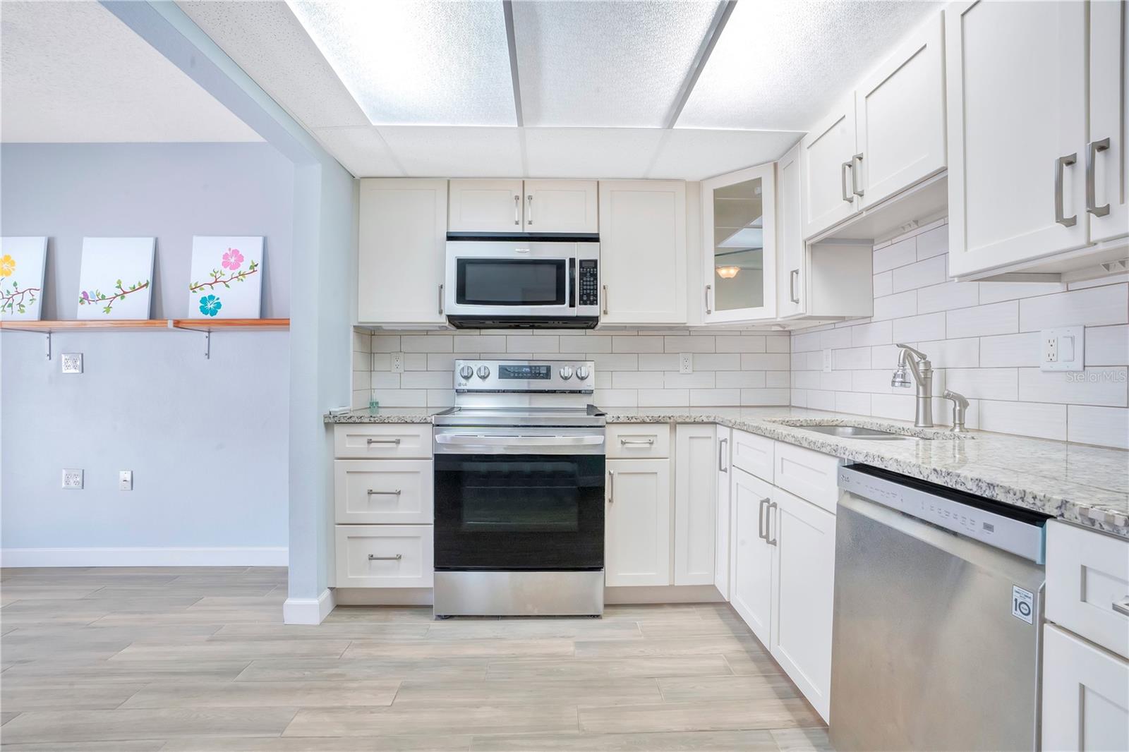 Image 3 of 25 For 5656 Royal Pine Boulevard 27