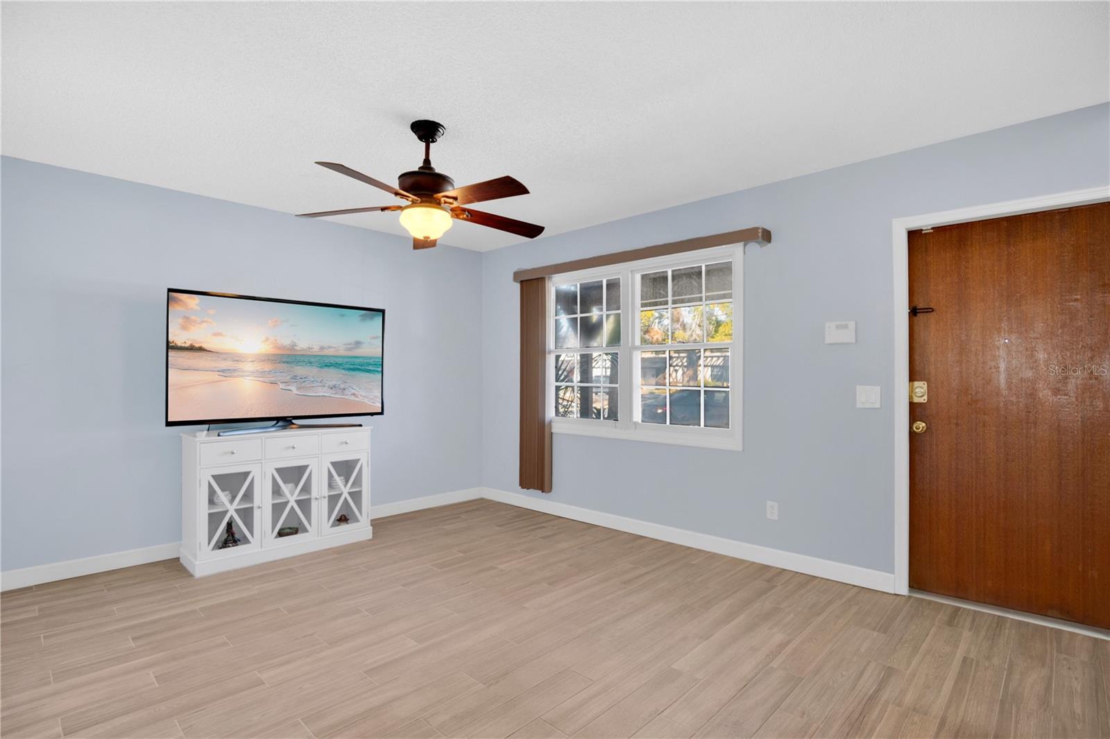 Image 9 of 25 For 5656 Royal Pine Boulevard 27