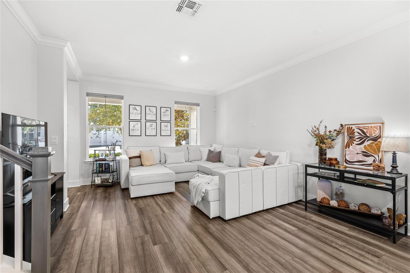 Image 11 of 52 For 15306 Lebeau Loop