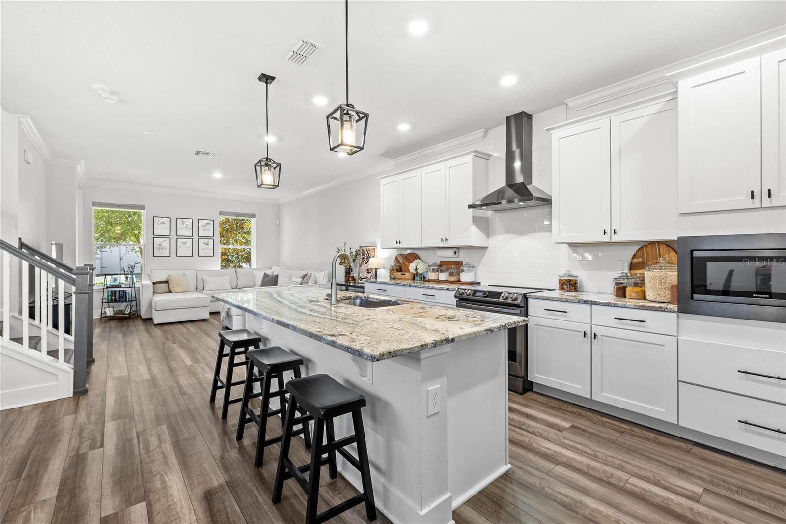 Image 4 of 52 For 15306 Lebeau Loop