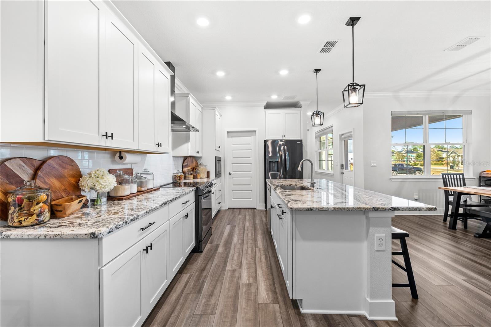 Image 7 of 52 For 15306 Lebeau Loop