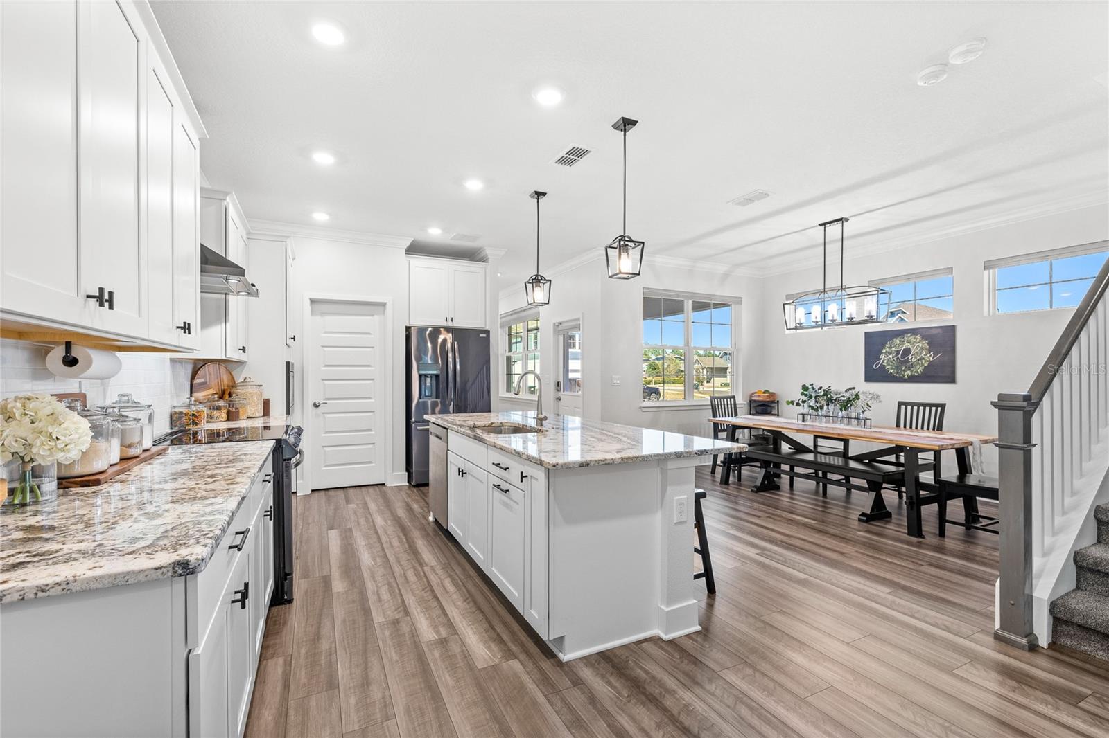 Image 8 of 52 For 15306 Lebeau Loop