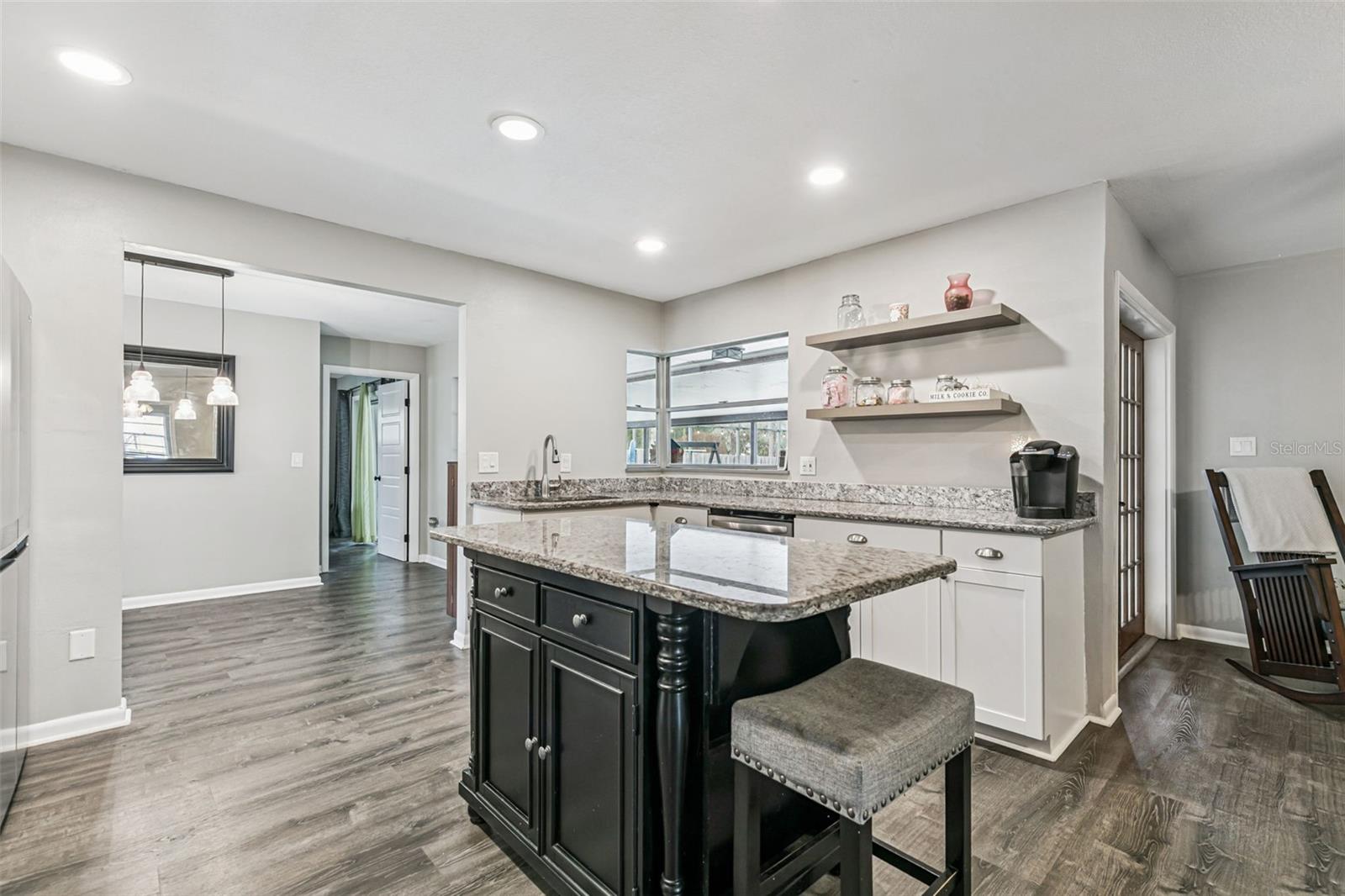 Image 3 of 40 For 895 Palmetto Street