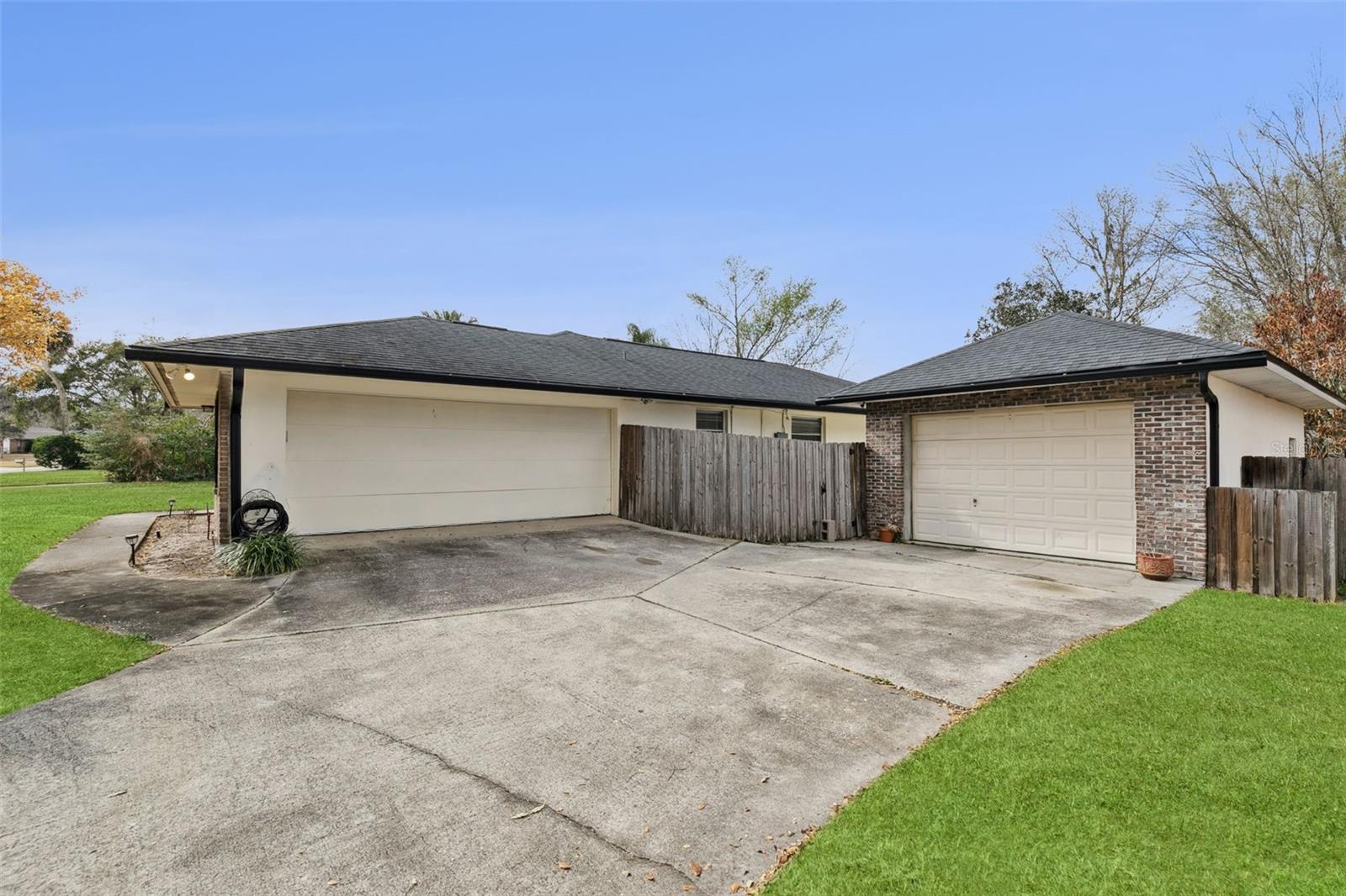 Image 34 of 40 For 895 Palmetto Street