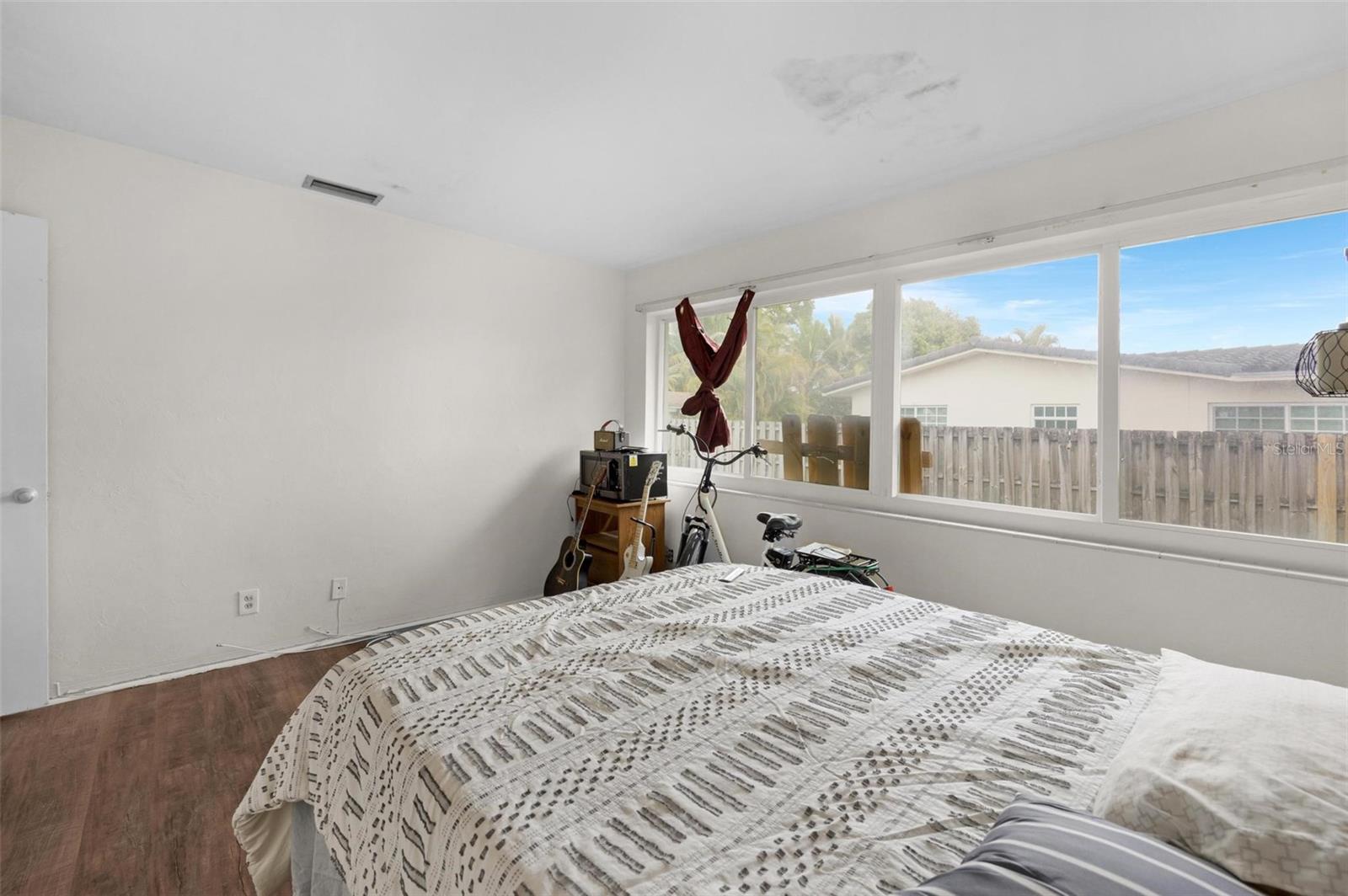 Image 20 of 60 For 6101 Pine Terrace