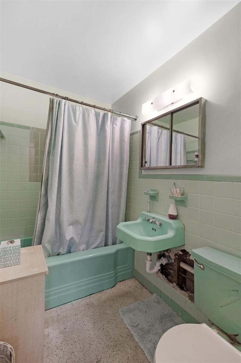 Image 23 of 60 For 6101 Pine Terrace