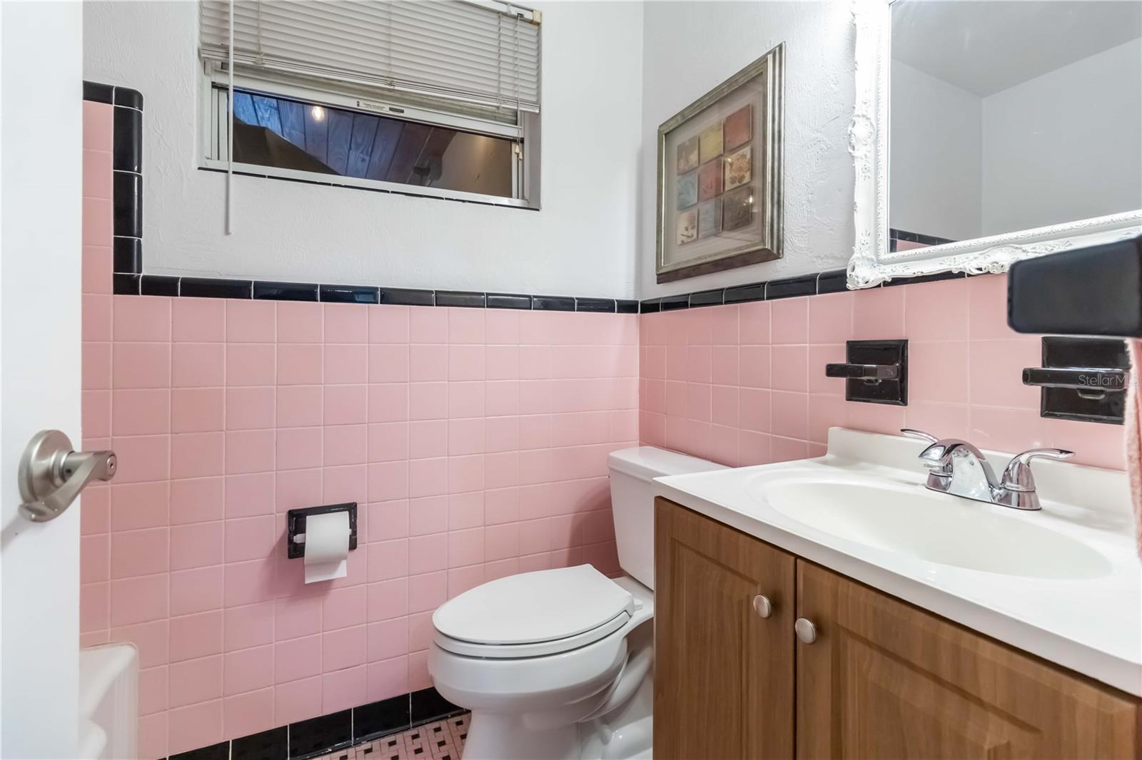 Image 17 of 22 For 160 Oakwood Drive