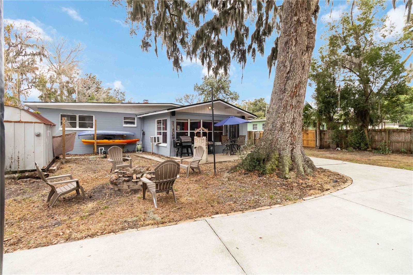 Image 18 of 22 For 160 Oakwood Drive