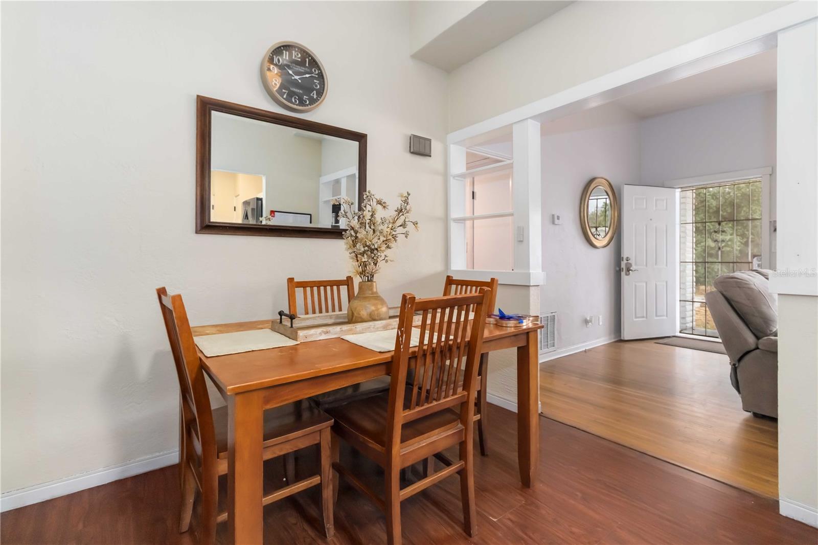 Image 7 of 22 For 160 Oakwood Drive