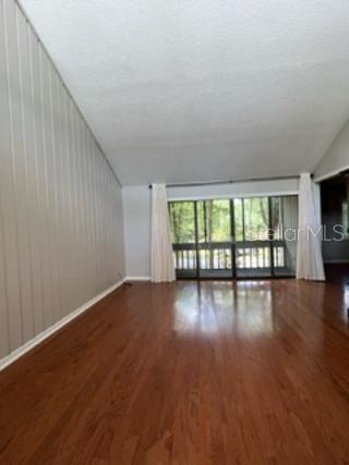 Image 3 of 15 For 212 Crown Oaks Way 212