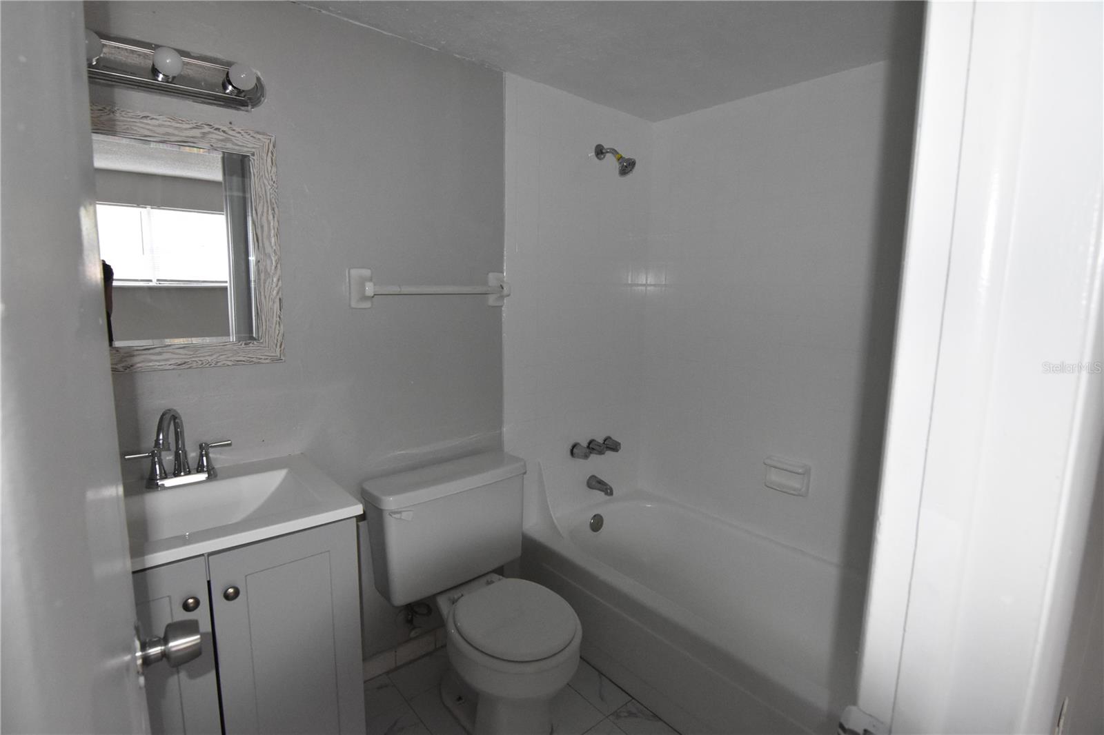 Image 17 of 19 For 5317 Curry Ford Road L106