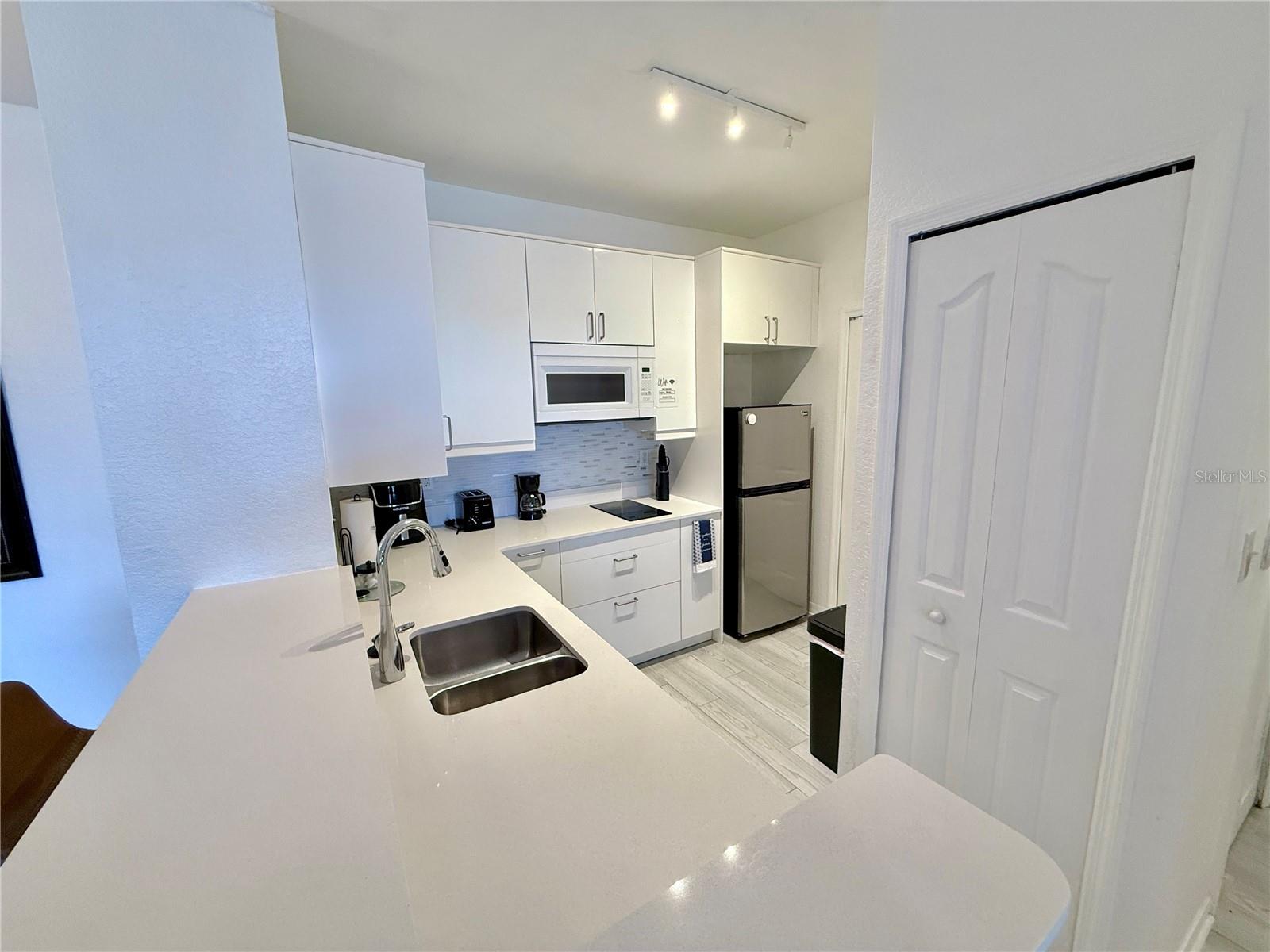 Image 10 of 40 For 8824 Dunes Court 103