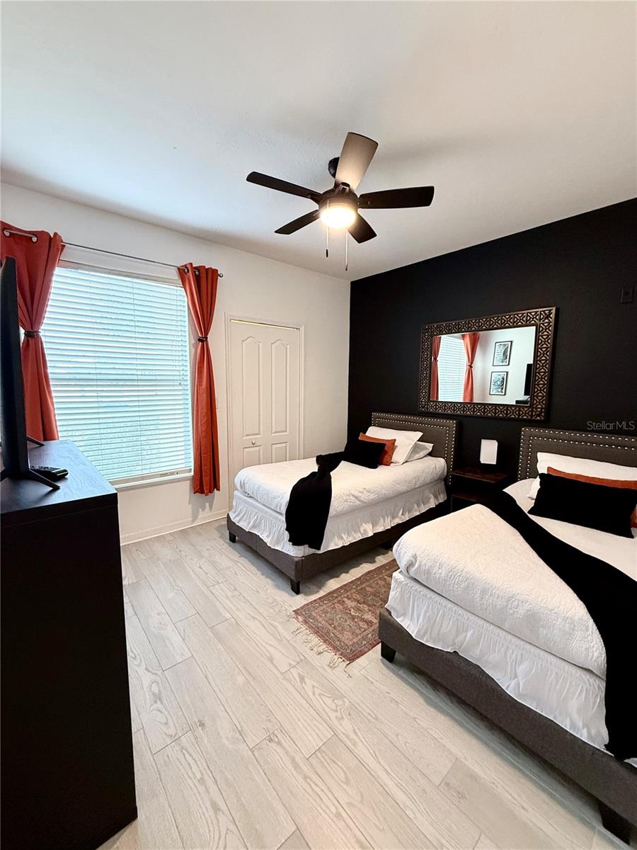 Image 18 of 40 For 8824 Dunes Court 103