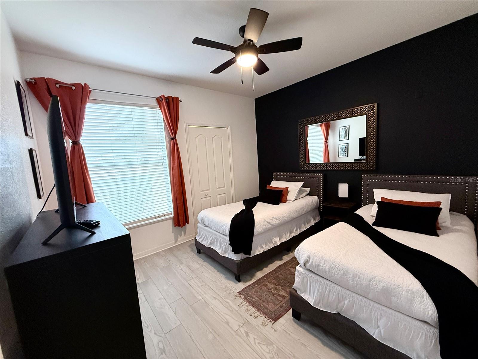 Image 19 of 40 For 8824 Dunes Court 103