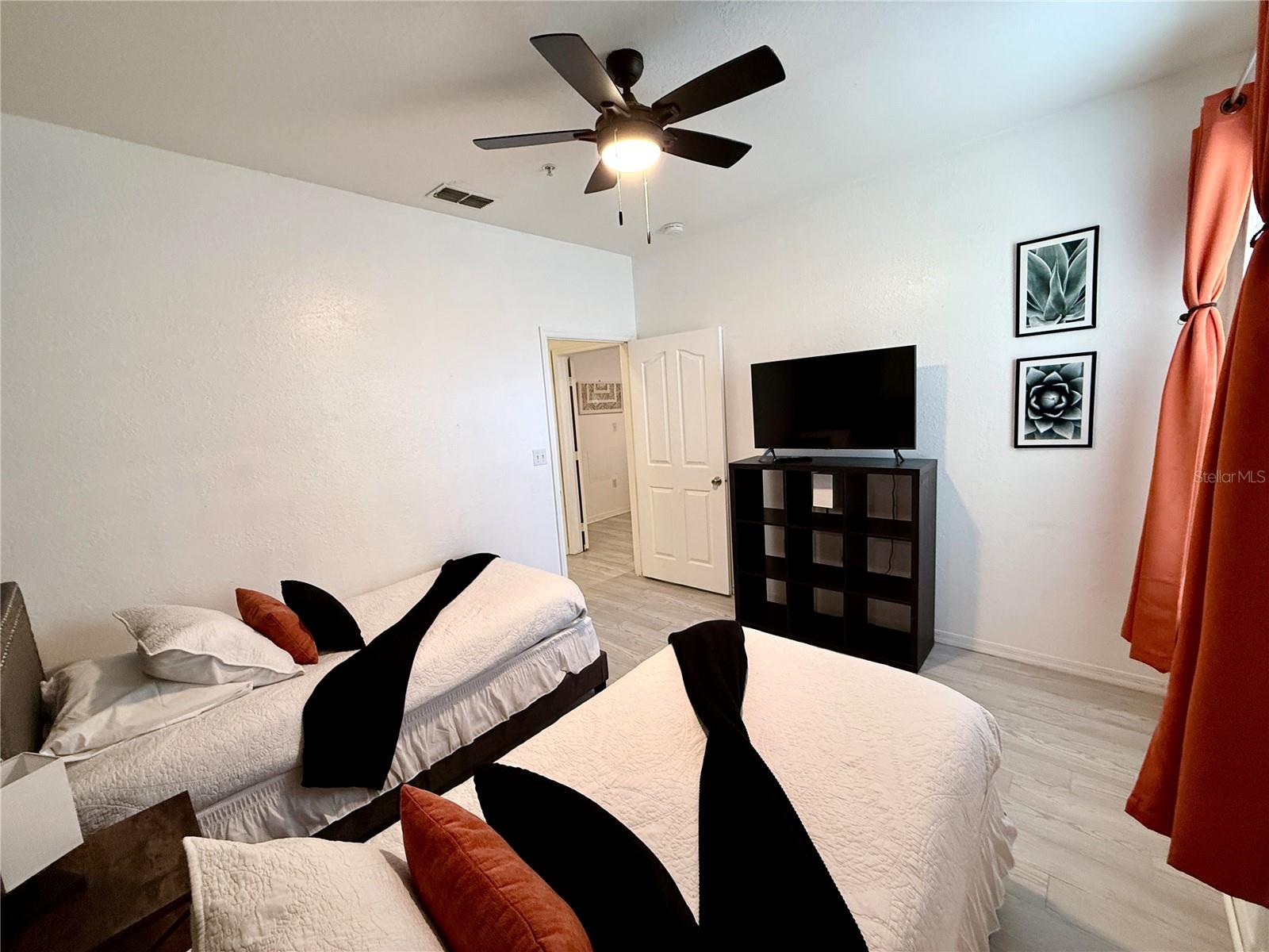 Image 21 of 40 For 8824 Dunes Court 103