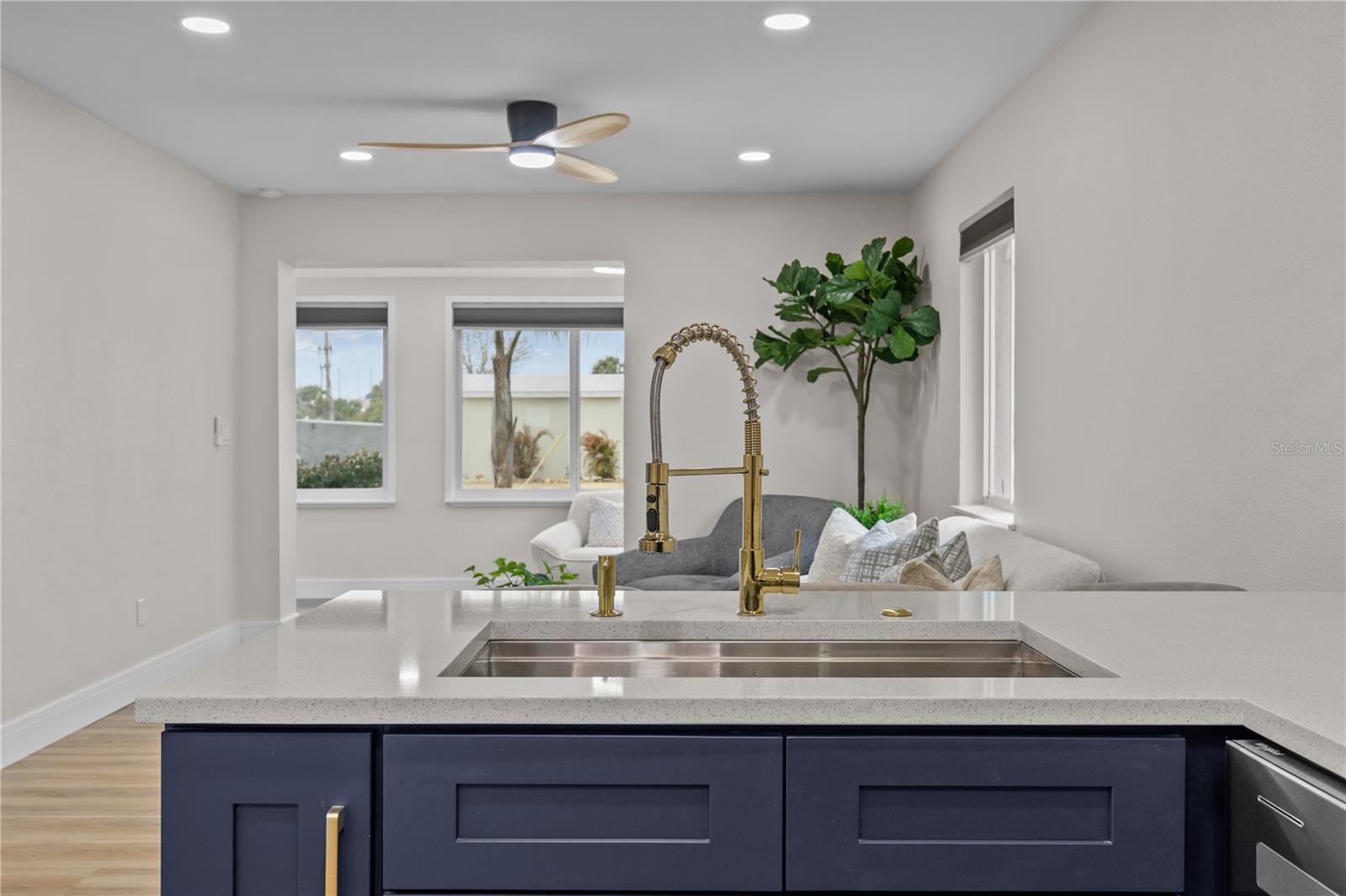 Image 12 of 32 For 3267 Peninsula Drive