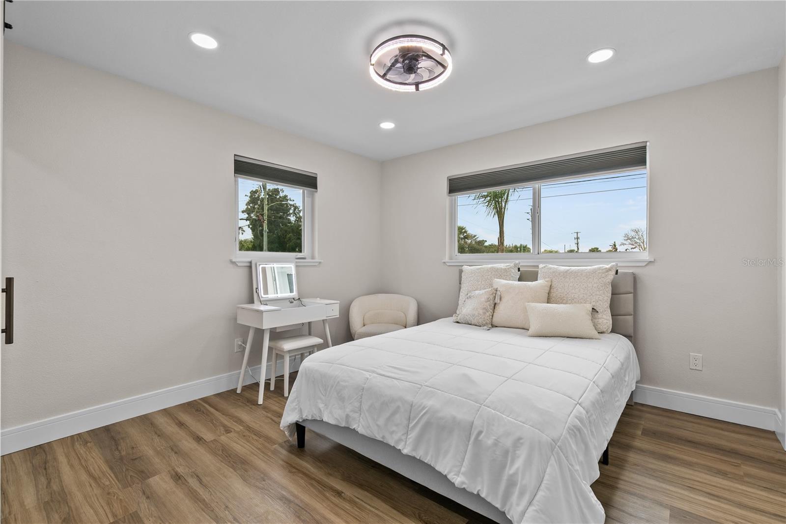 Image 15 of 32 For 3267 Peninsula Drive