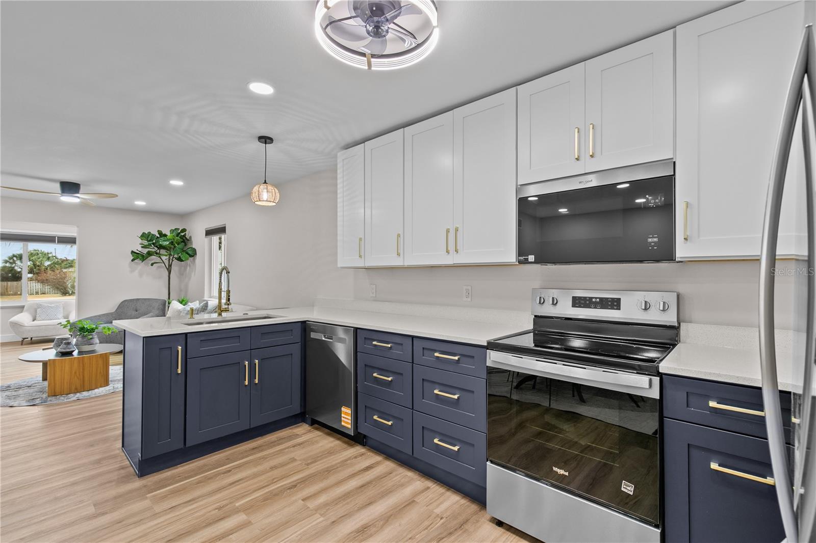 Image 8 of 32 For 3267 Peninsula Drive