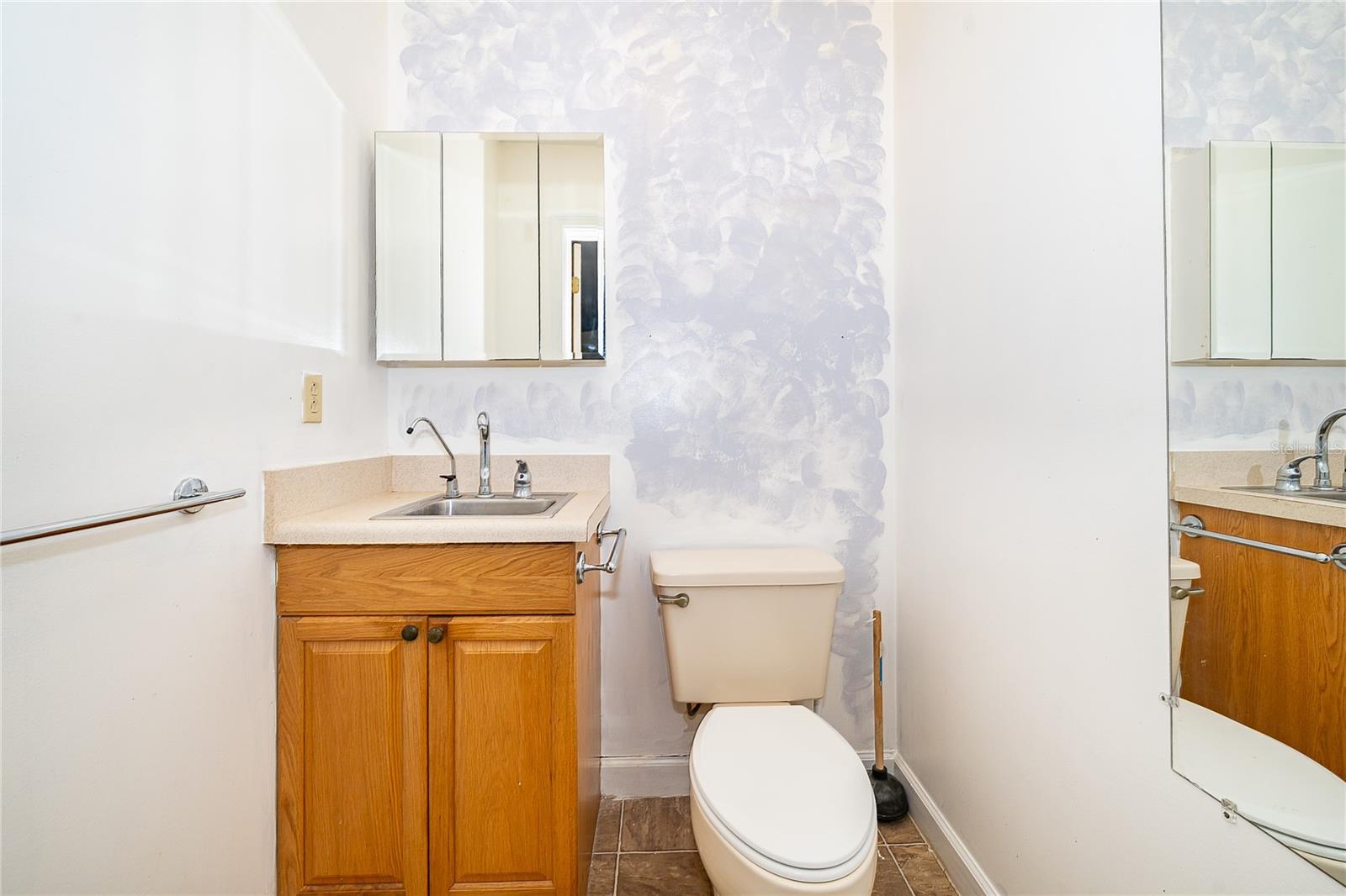 Image 21 of 49 For 1813 Hidden Pine Lane