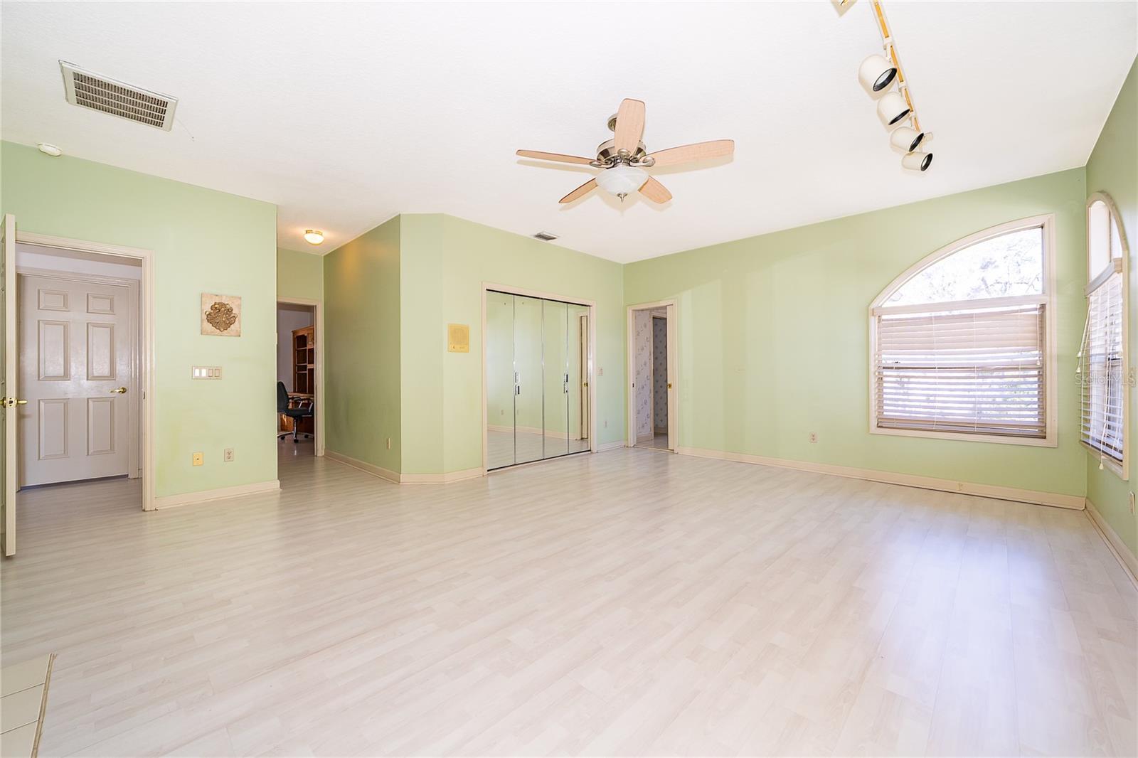 Image 25 of 49 For 1813 Hidden Pine Lane