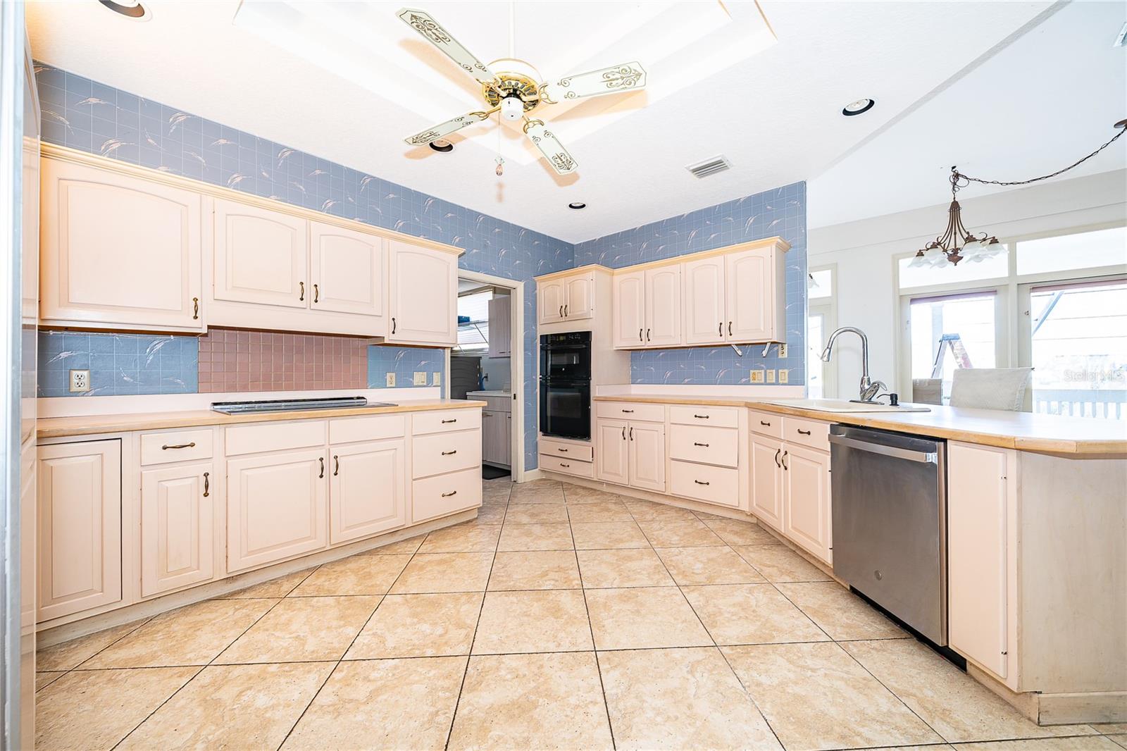 Image 32 of 49 For 1813 Hidden Pine Lane