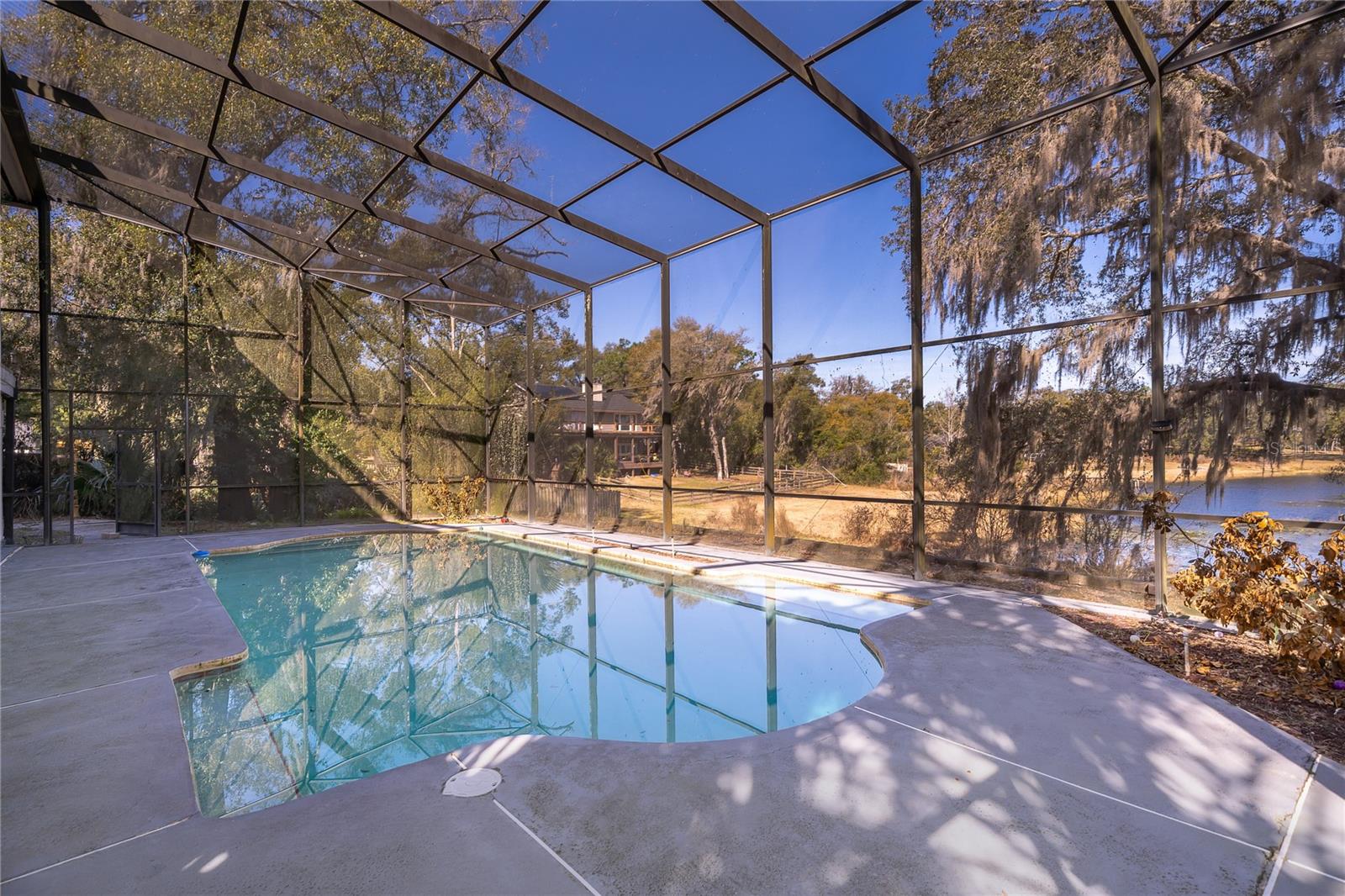 Image 40 of 49 For 1813 Hidden Pine Lane