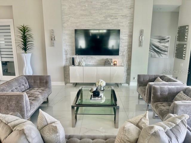 Image 14 of 53 For 360 Caladium Avenue