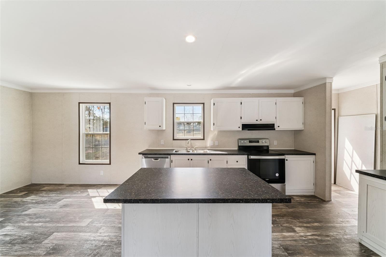 Image 11 of 22 For 18630 Old Cheney Highway