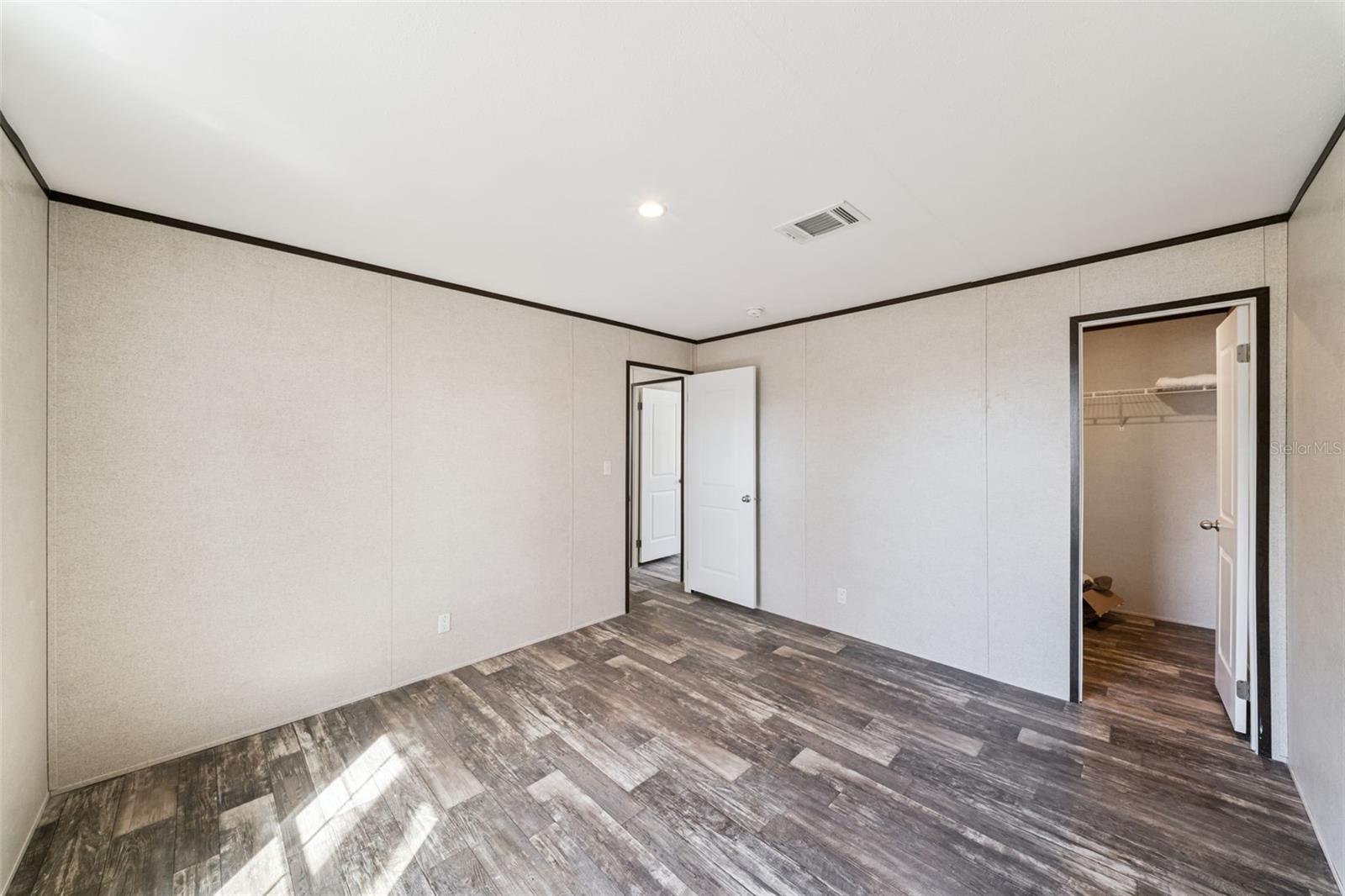 Image 14 of 22 For 18630 Old Cheney Highway