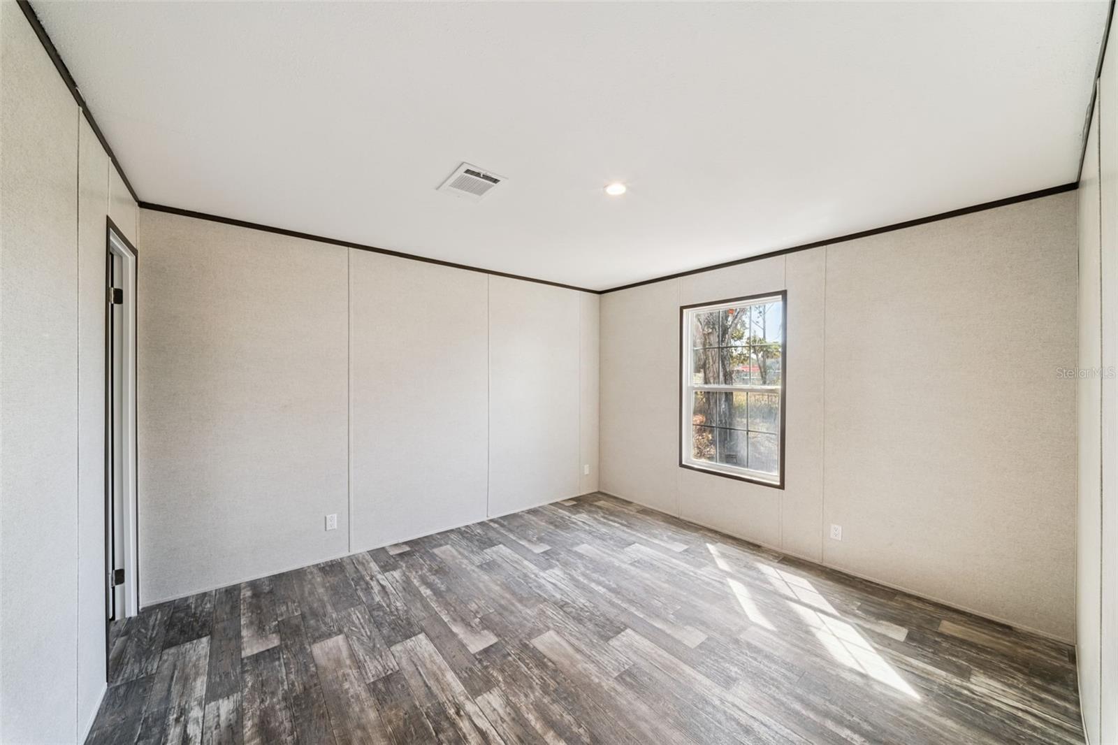 Image 15 of 22 For 18630 Old Cheney Highway