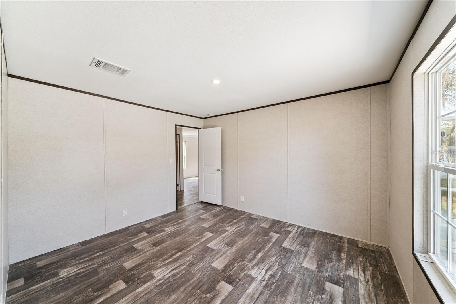 Image 17 of 22 For 18630 Old Cheney Highway