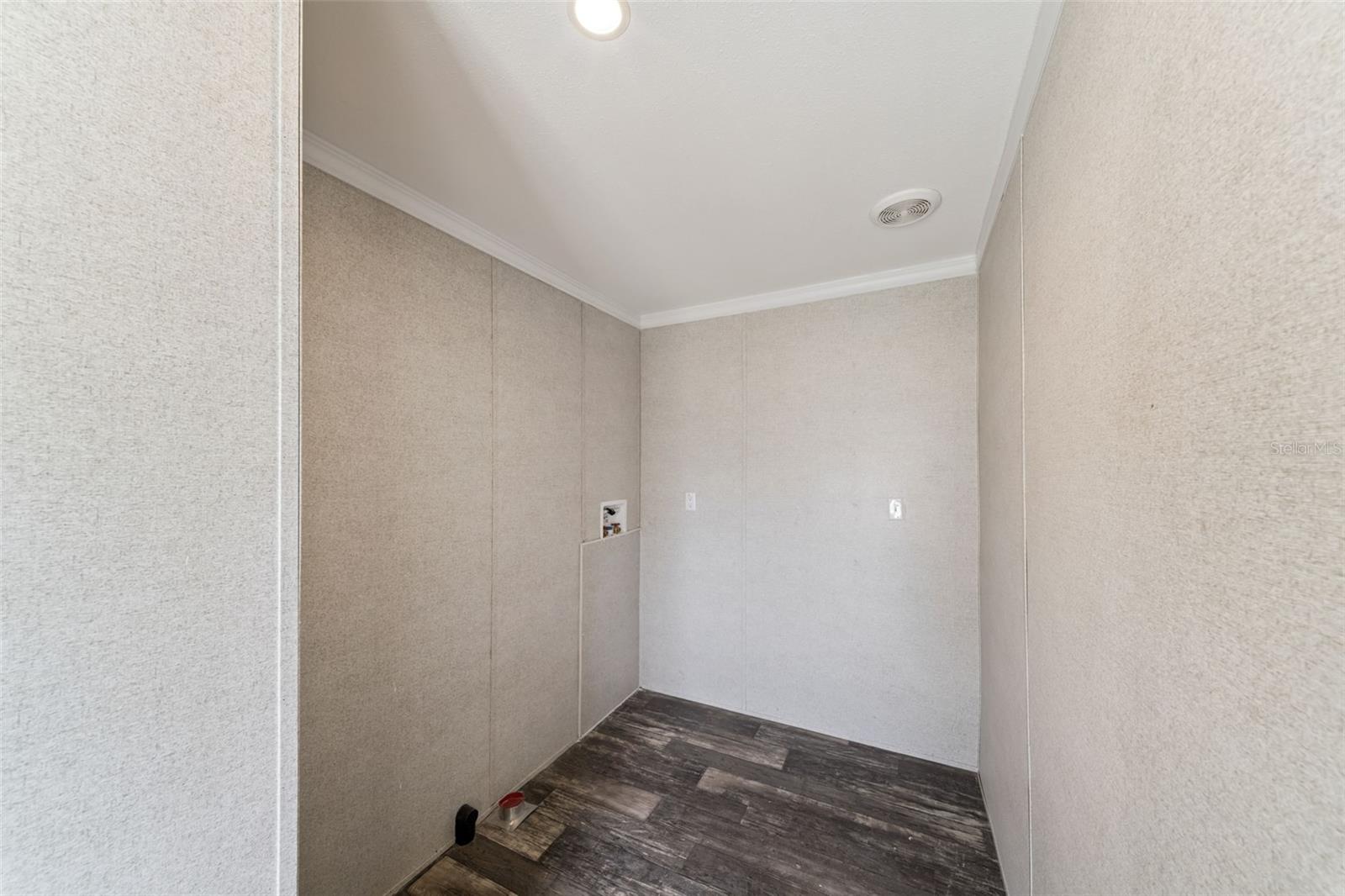 Image 20 of 22 For 18630 Old Cheney Highway