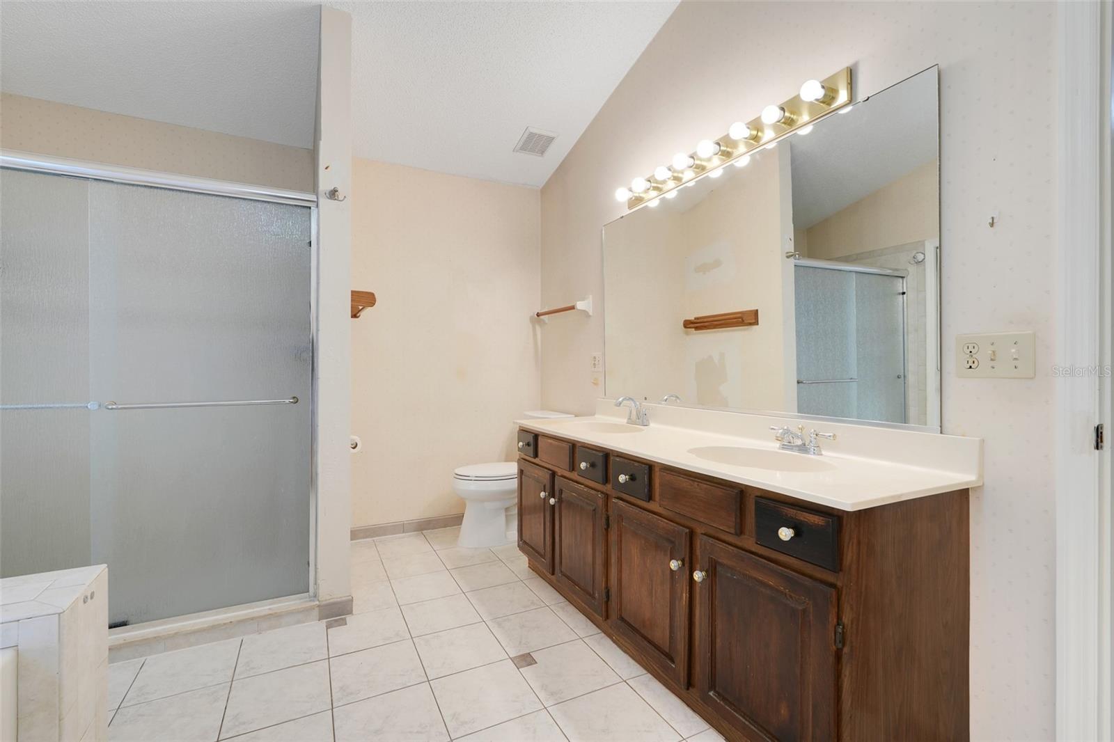 Image 23 of 46 For 6219 Merridith Erin Lane