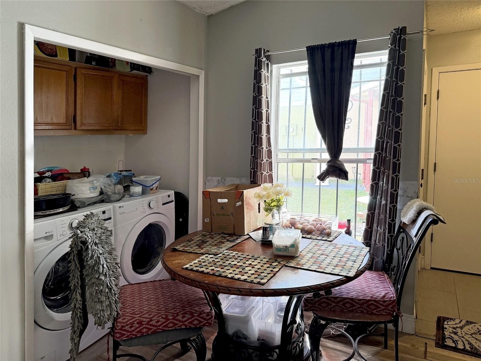 Image 3 of 10 For 918 Loquat Tree Road