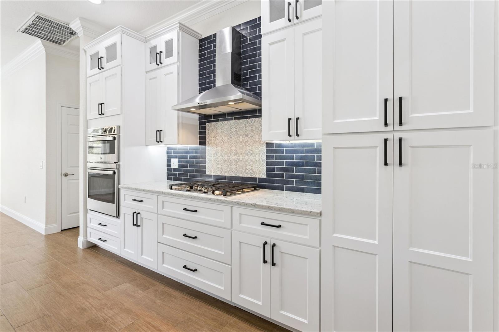 Image 17 of 51 For 6410 Bendelow Drive