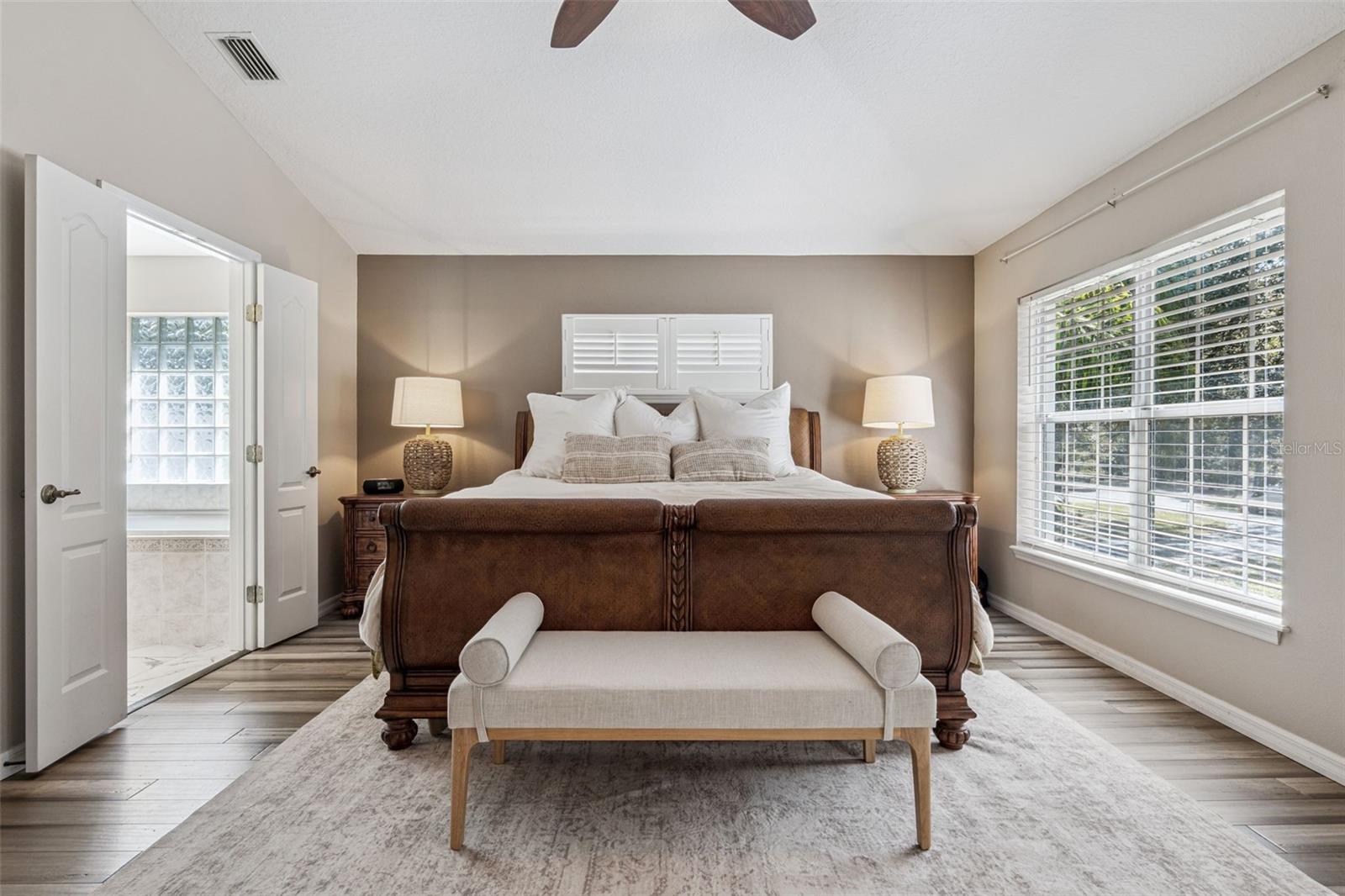 Listing photo id 23 for 1545 Covered Bridge Drive