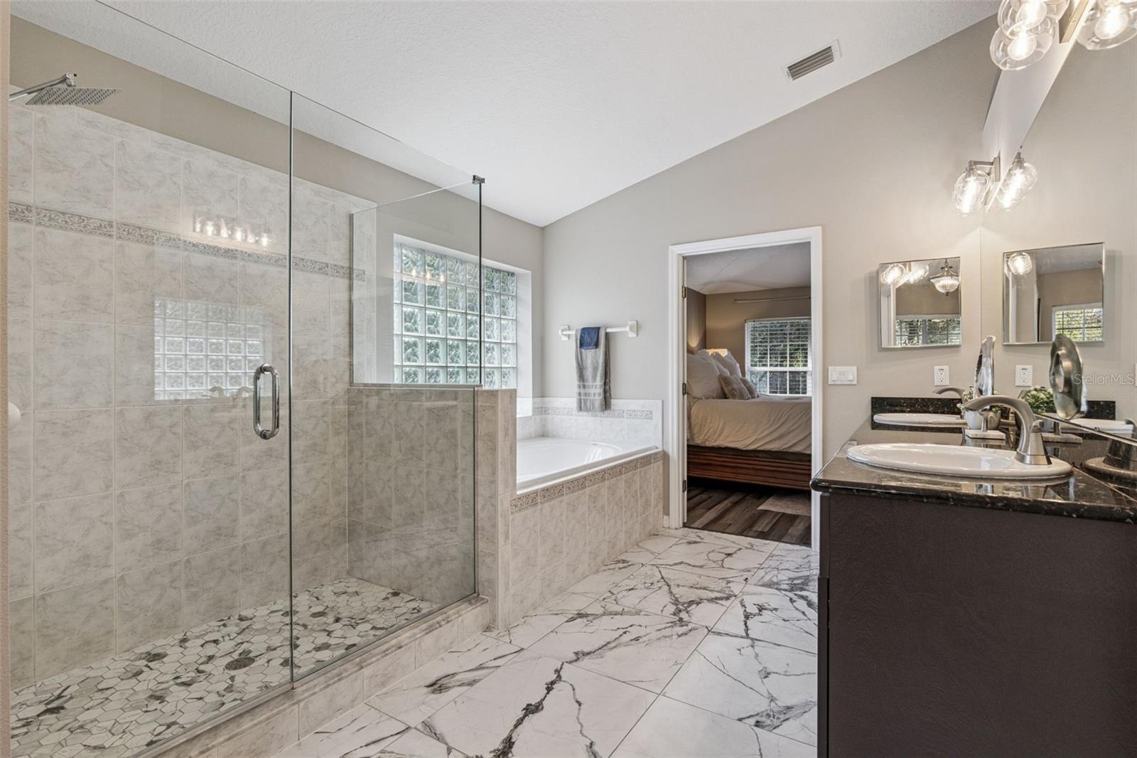 Listing photo id 28 for 1545 Covered Bridge Drive