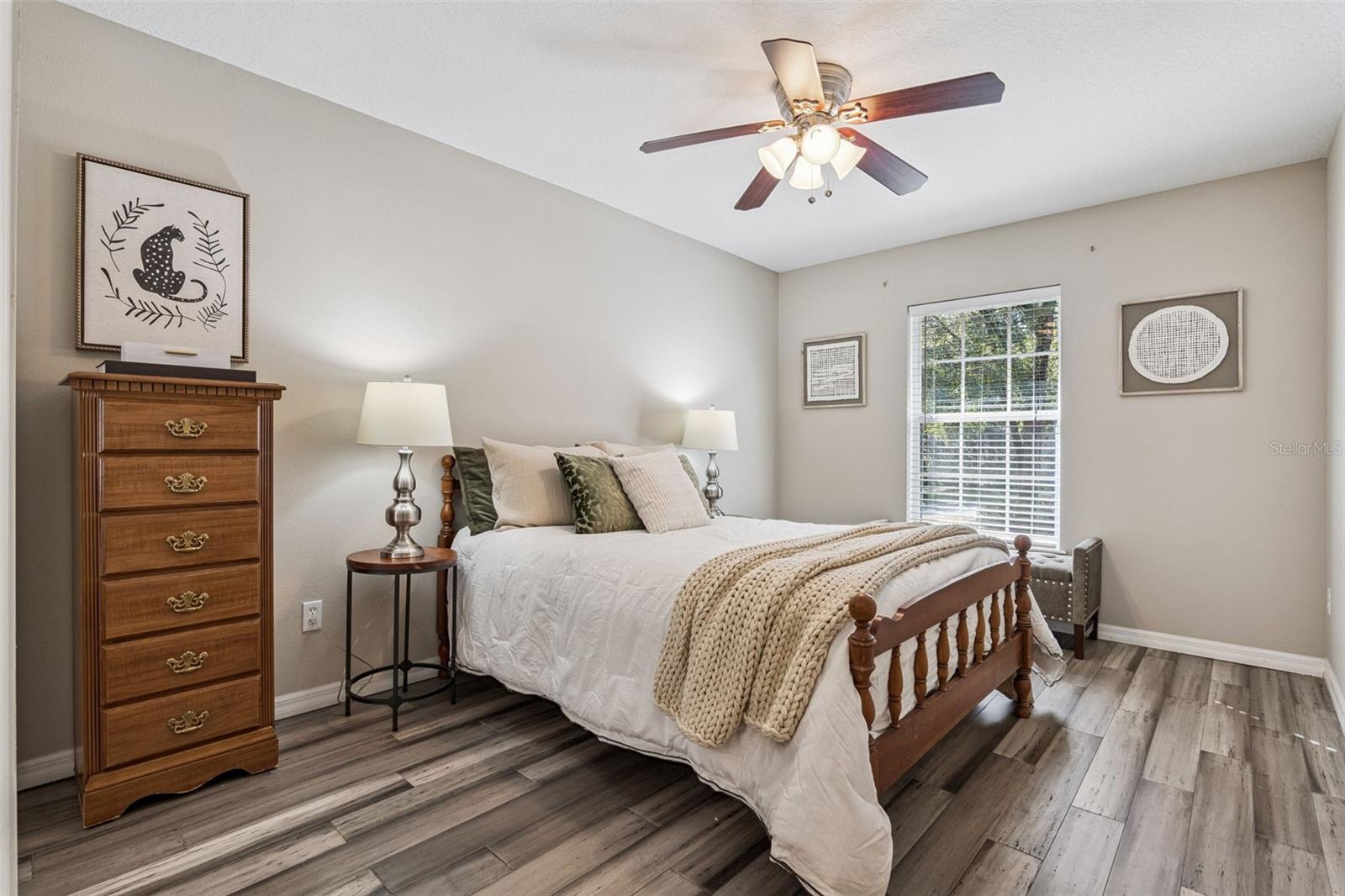 Listing photo id 29 for 1545 Covered Bridge Drive