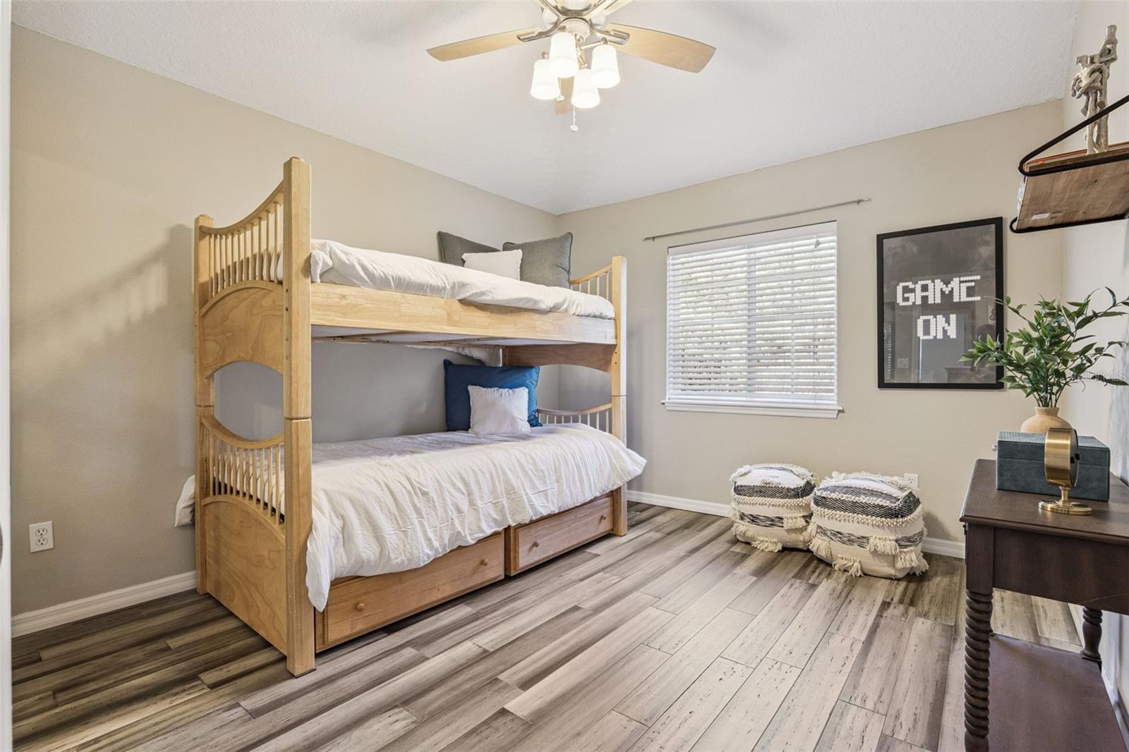 Listing photo id 31 for 1545 Covered Bridge Drive