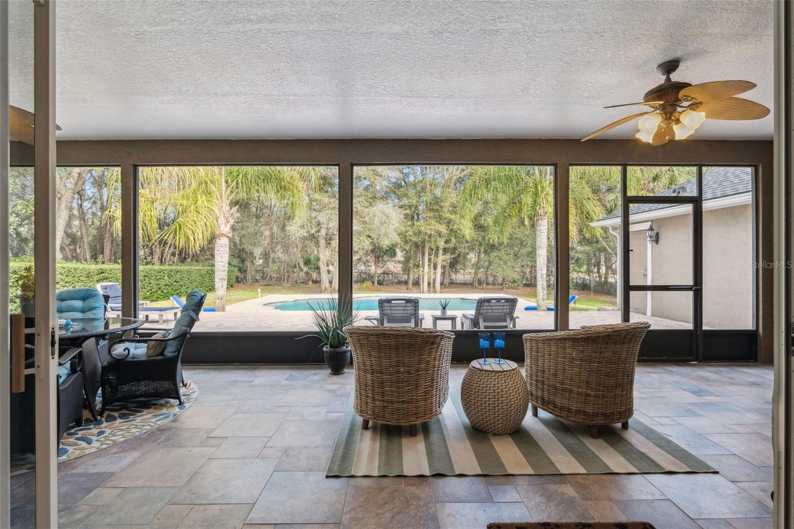 Listing photo id 35 for 1545 Covered Bridge Drive