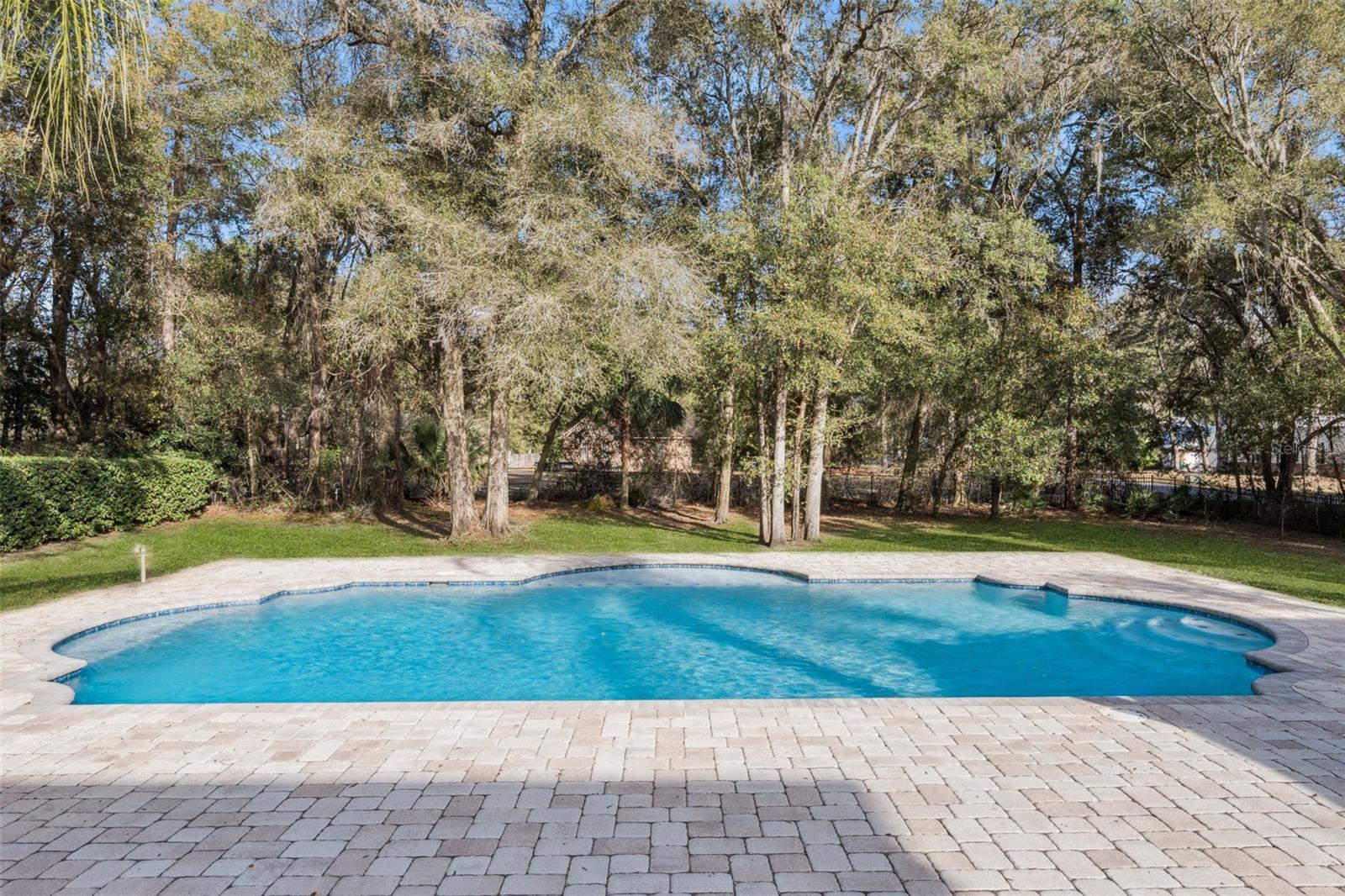 Listing photo id 39 for 1545 Covered Bridge Drive