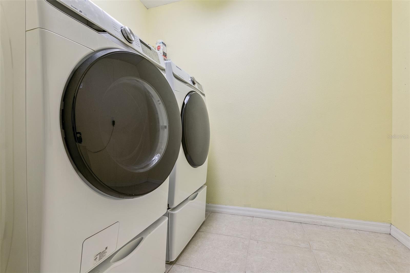 Listing photo id 43 for 1545 Covered Bridge Drive