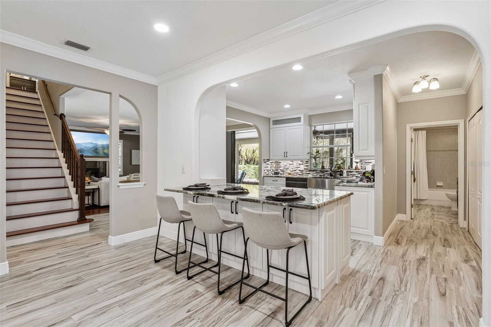 Listing photo id 6 for 1545 Covered Bridge Drive