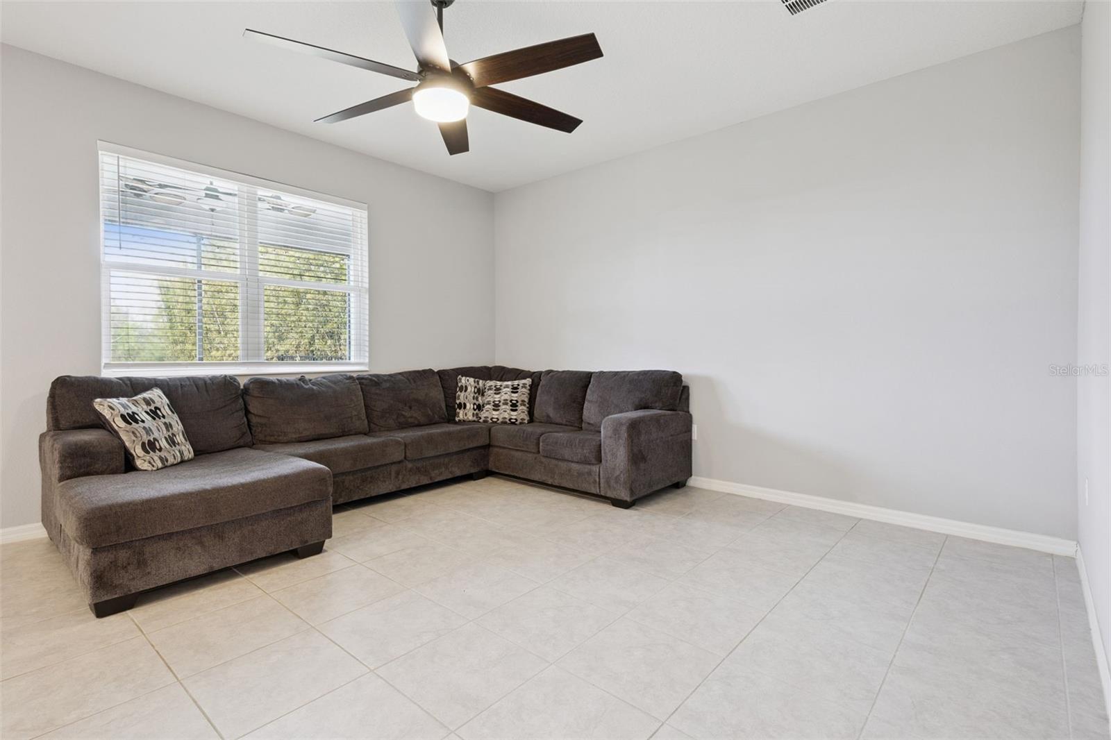 Image 11 of 34 For 3029 Irish Peach Drive