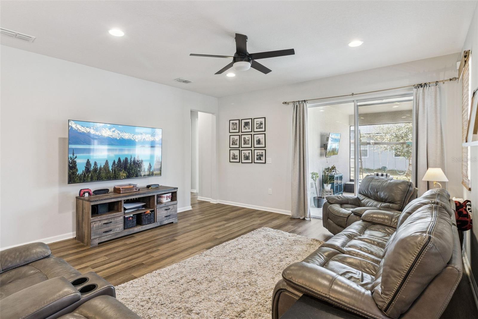 Image 15 of 35 For 303 Buchannan Drive